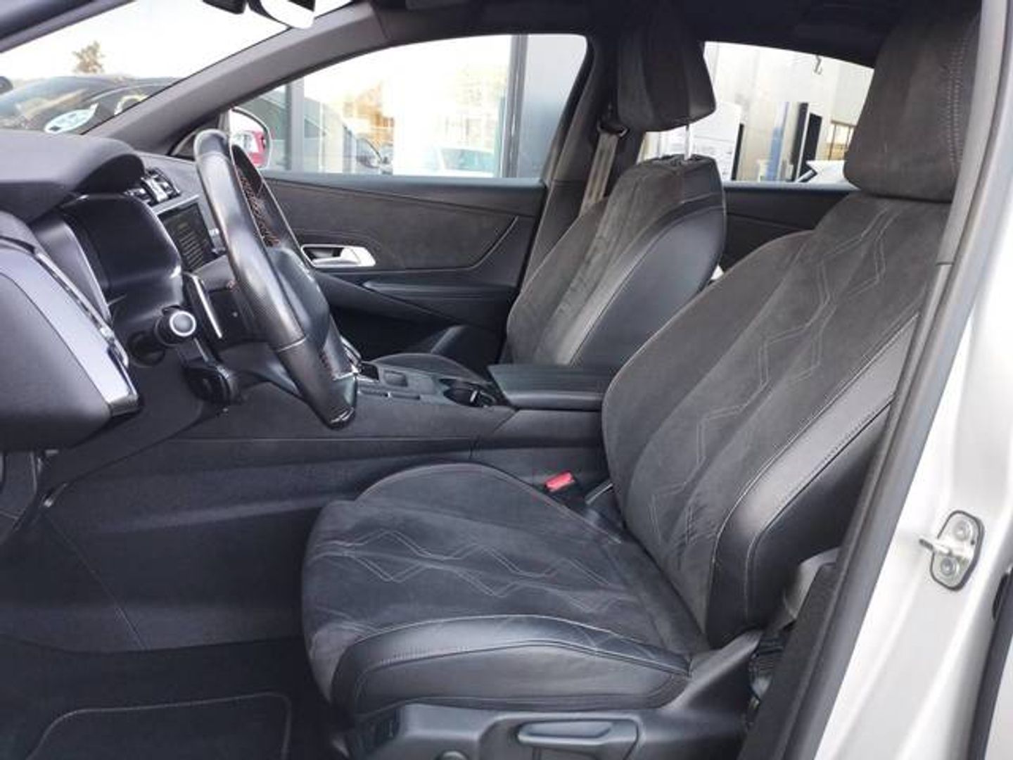 DS DS3 Crossback BlueHDi 130 Performance Line Auto 96 kW (131 CV)