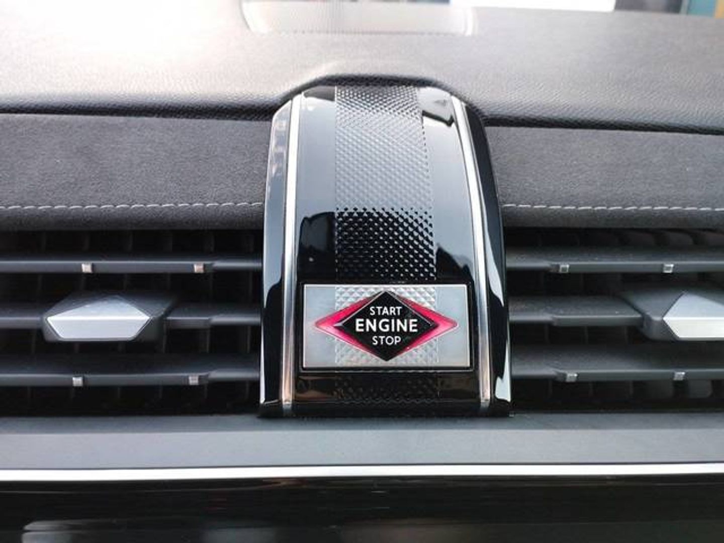 DS DS3 Crossback BlueHDi 130 Performance Line Auto 96 kW (131 CV)
