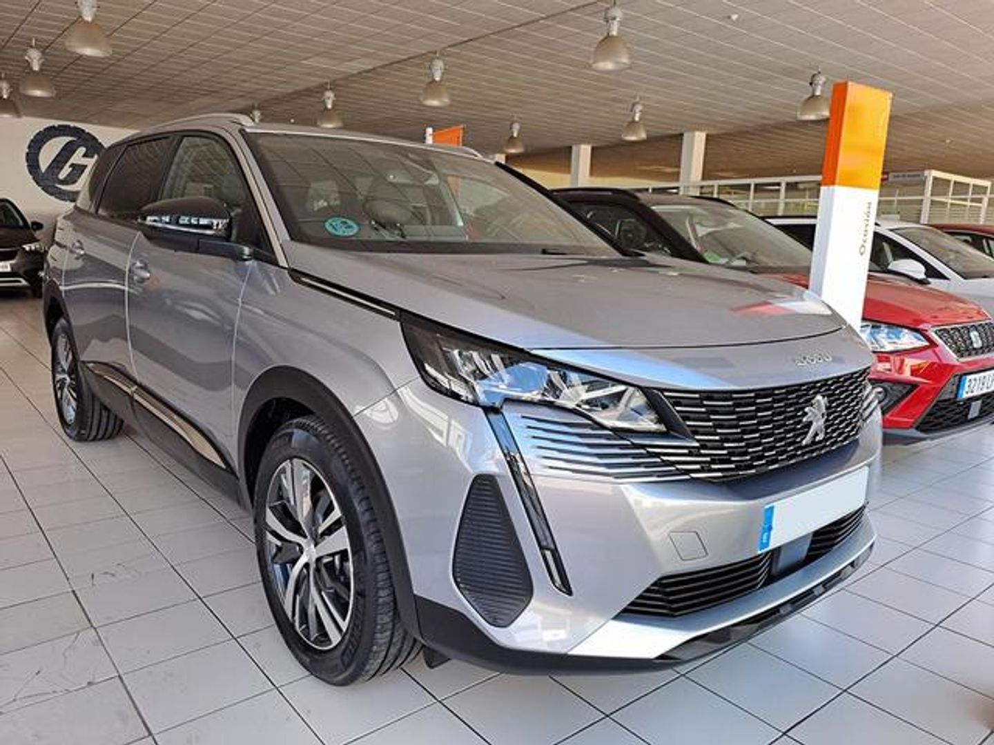 Peugeot 5008 PureTech 130 S&S Allure Pack 96 kW (130 CV) Gris Plata SUV