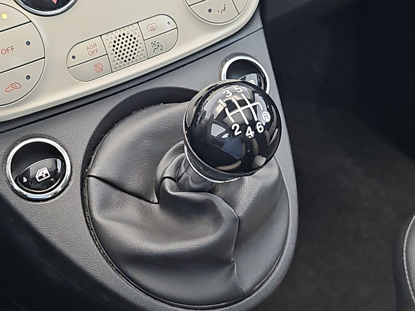Fiat 500 1.0 Hybrid Dolcevita 51 kW (70 CV)