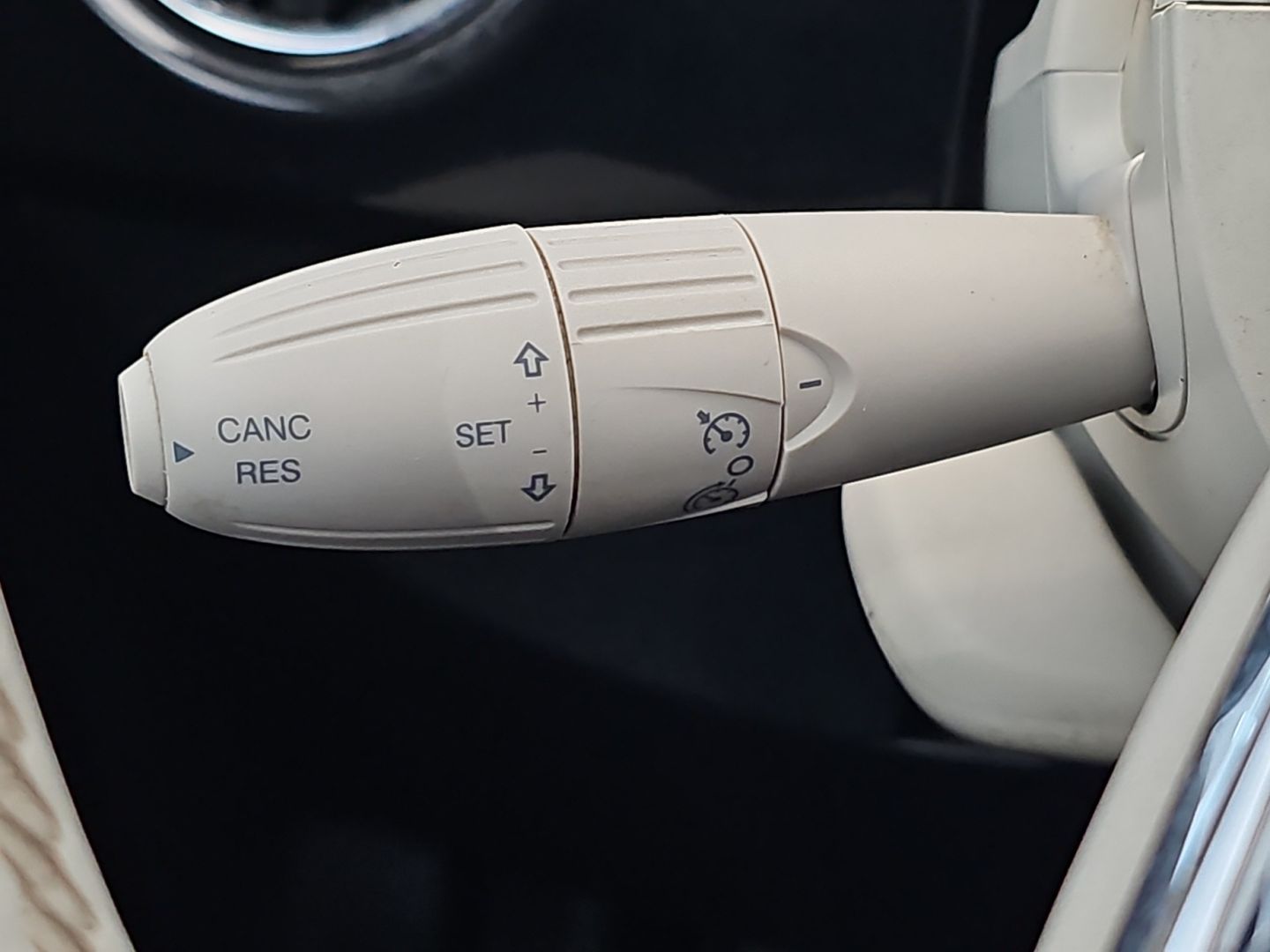 Fiat 500 1.0 Hybrid Dolcevita 51 kW (70 CV)