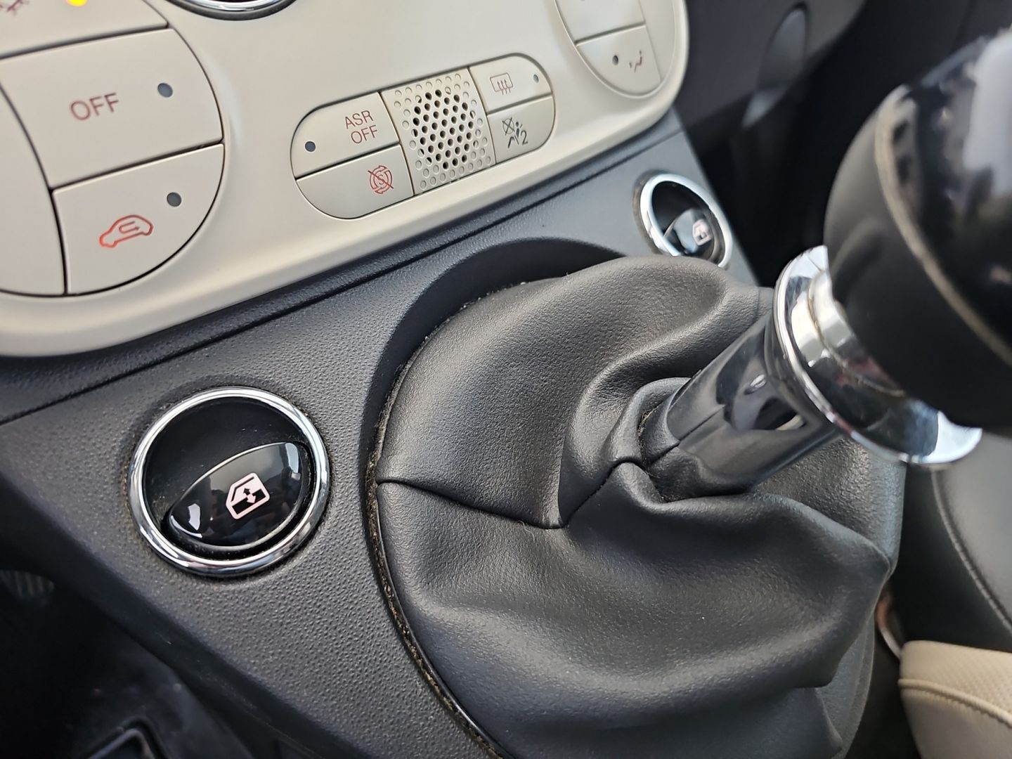 Fiat 500 1.0 Hybrid Dolcevita 51 kW (70 CV)