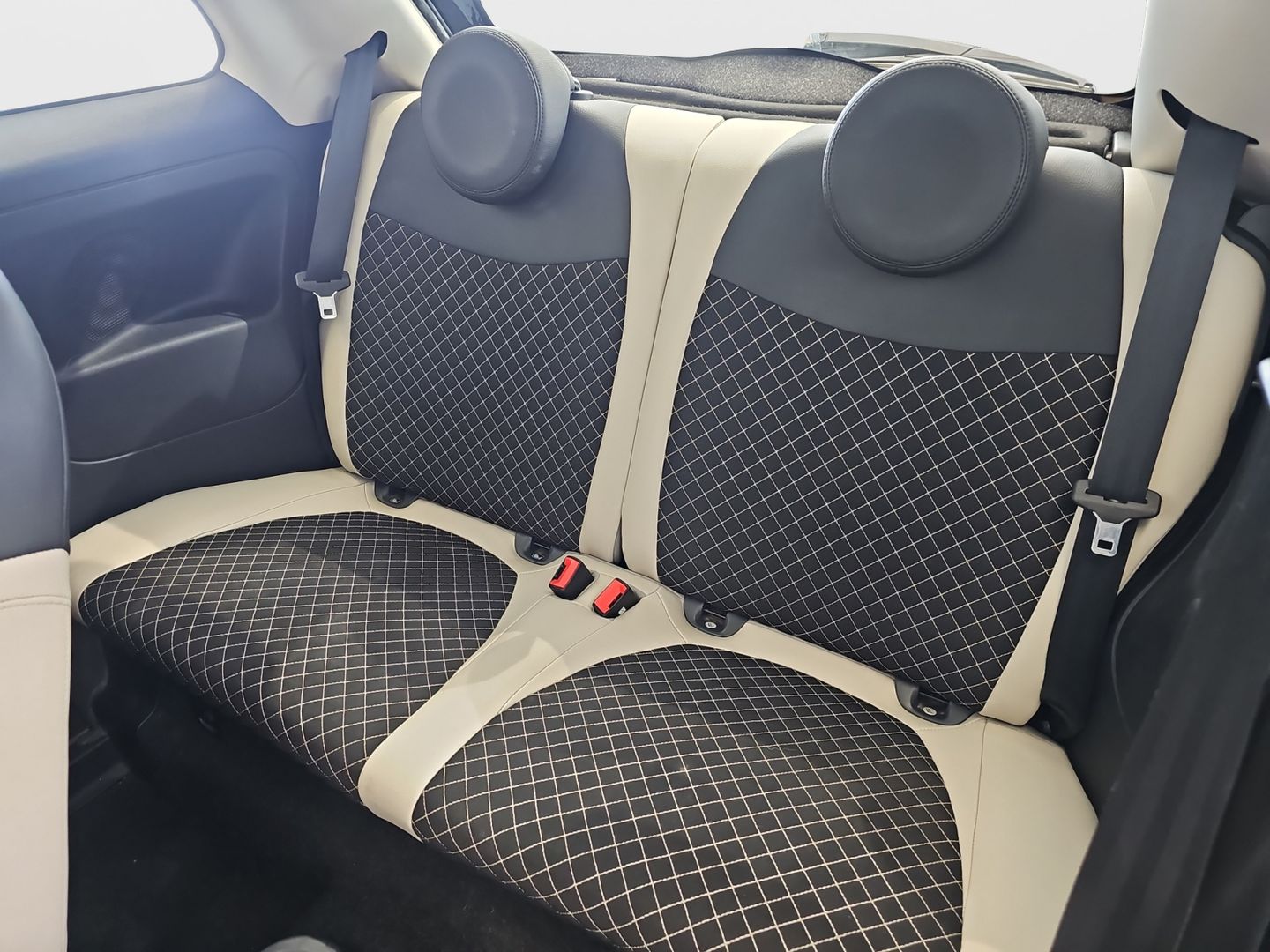 Fiat 500 1.0 Hybrid Dolcevita 51 kW (70 CV)