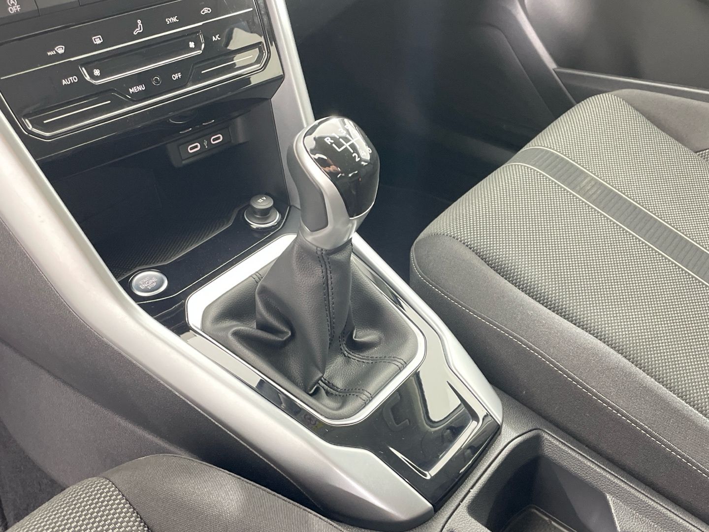 Volkswagen T-Roc ``Más`` 1.0 TSI 81 kW (110 CV)