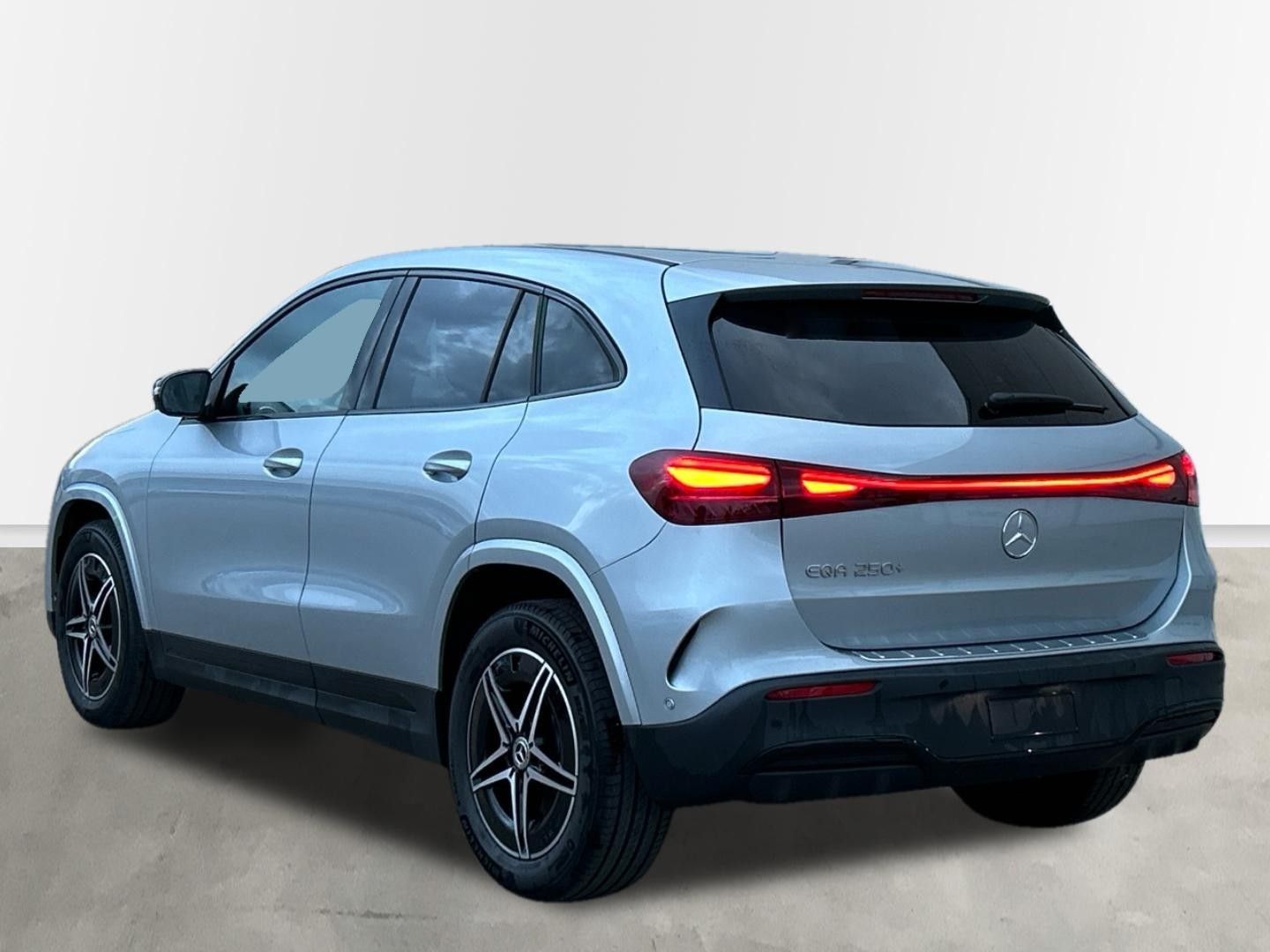 Mercedes-Benz EQA 250+ 140 kW (190 CV)
