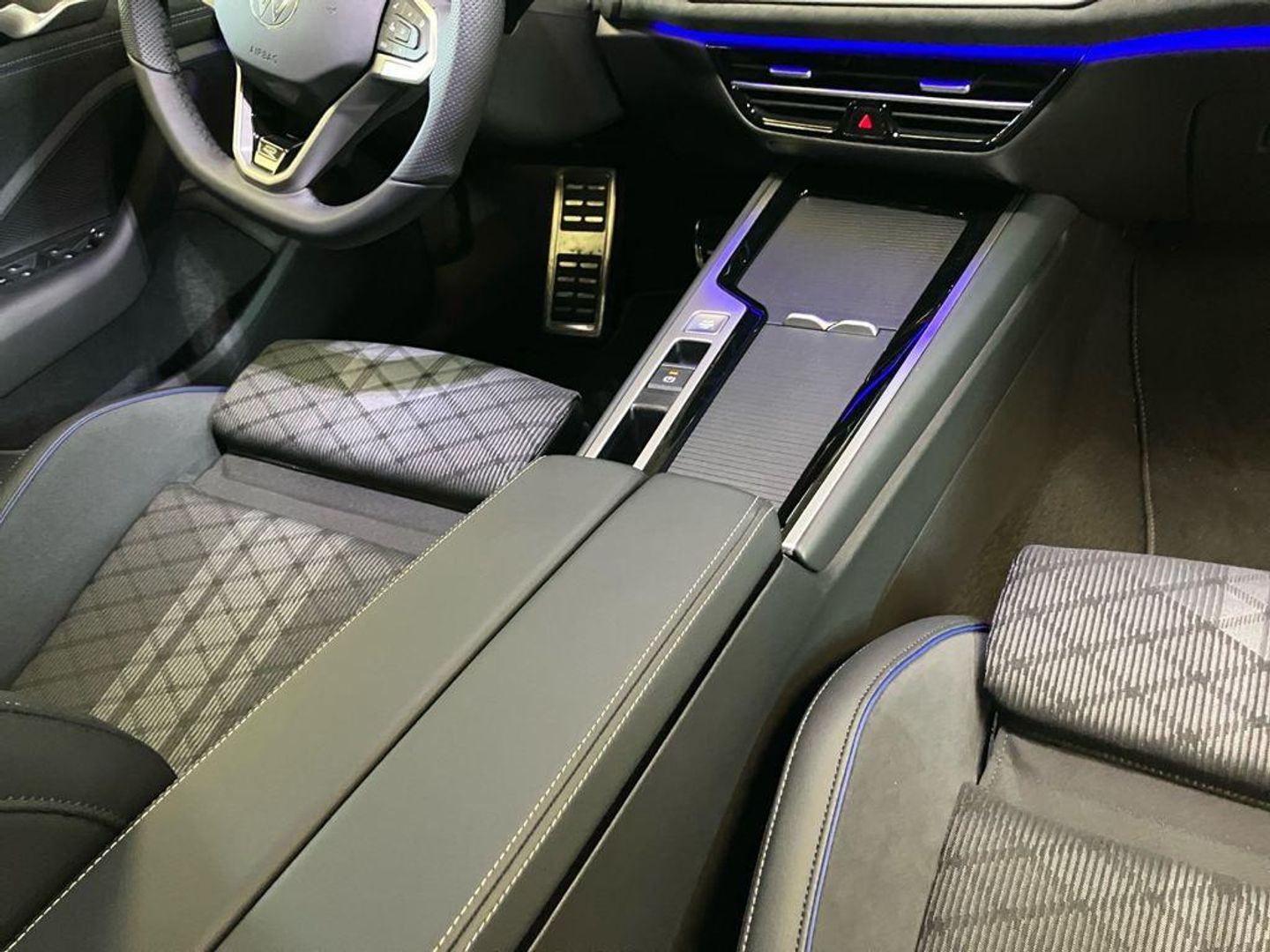 Volkswagen Passat Variant R-Line eHybrid PHEV 200 kW (272 CV) DSG