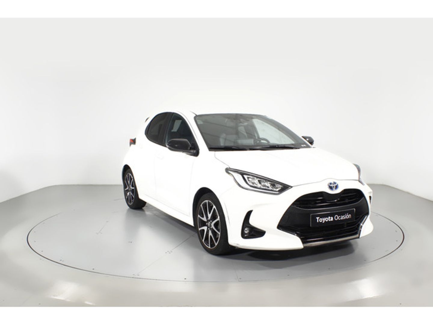 Toyota Yaris 120H Style 85 kW (116 CV) Blanco Compact