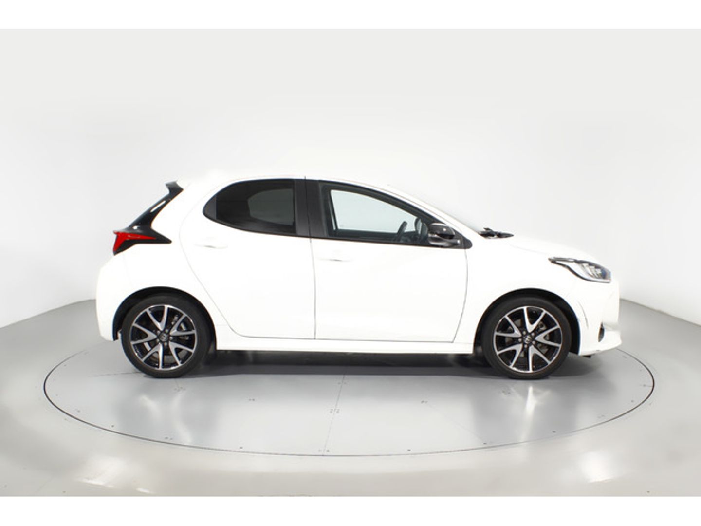 Toyota Yaris 120H Style 85 kW (116 CV)