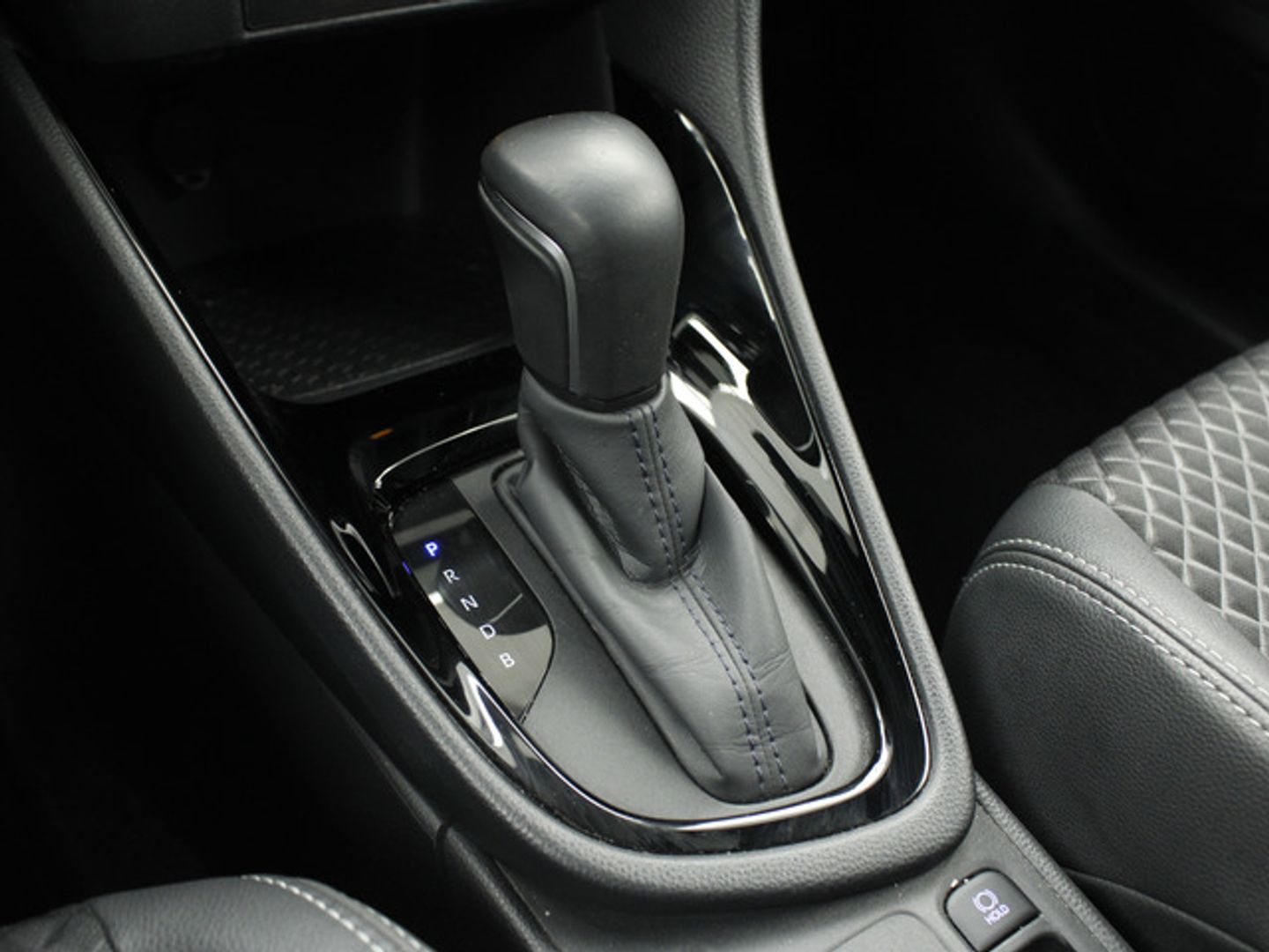 Toyota Yaris 120H Style 85 kW (116 CV)