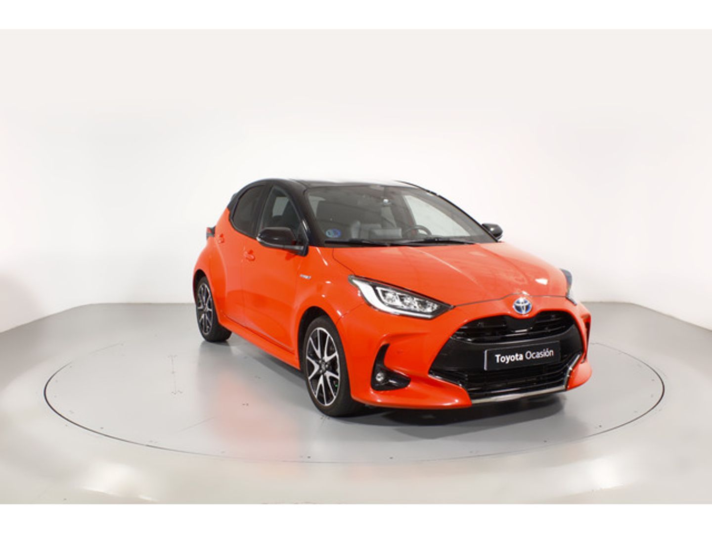 Toyota Yaris 1.5 120H Style P. Premier Edition 85 kW (116 CV) Rojo Compact