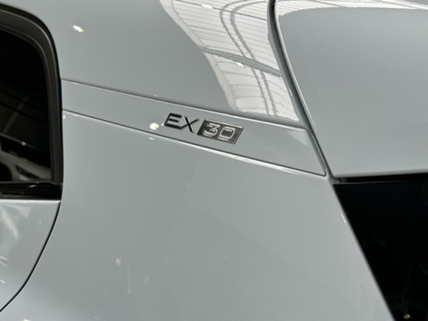Volvo EX30 Single Motor Extended Range Core Auto 200 kW (272 CV)