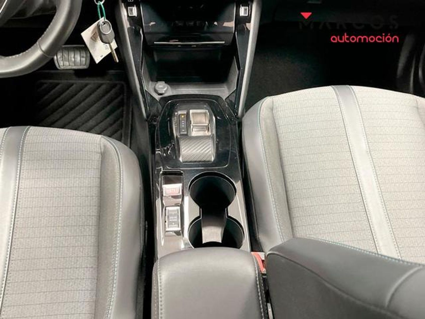 Peugeot 2008 BlueHDi 130 S&S Allure Pack EAT8 96 kW (130 CV)