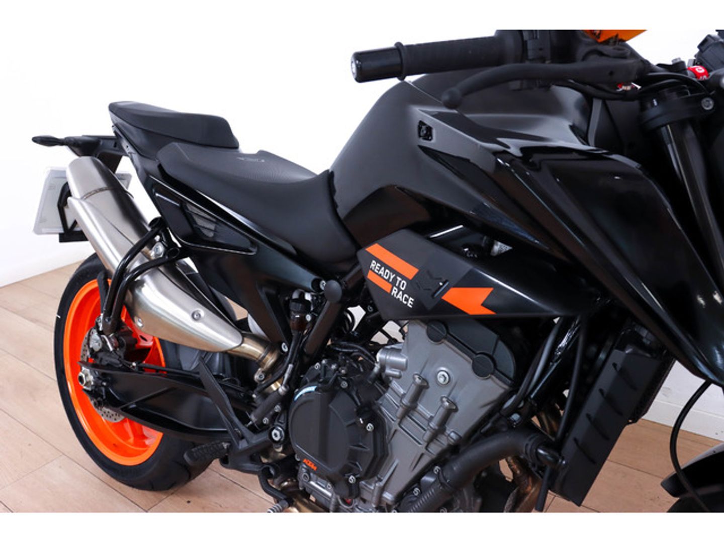 KTM Duke GP 890