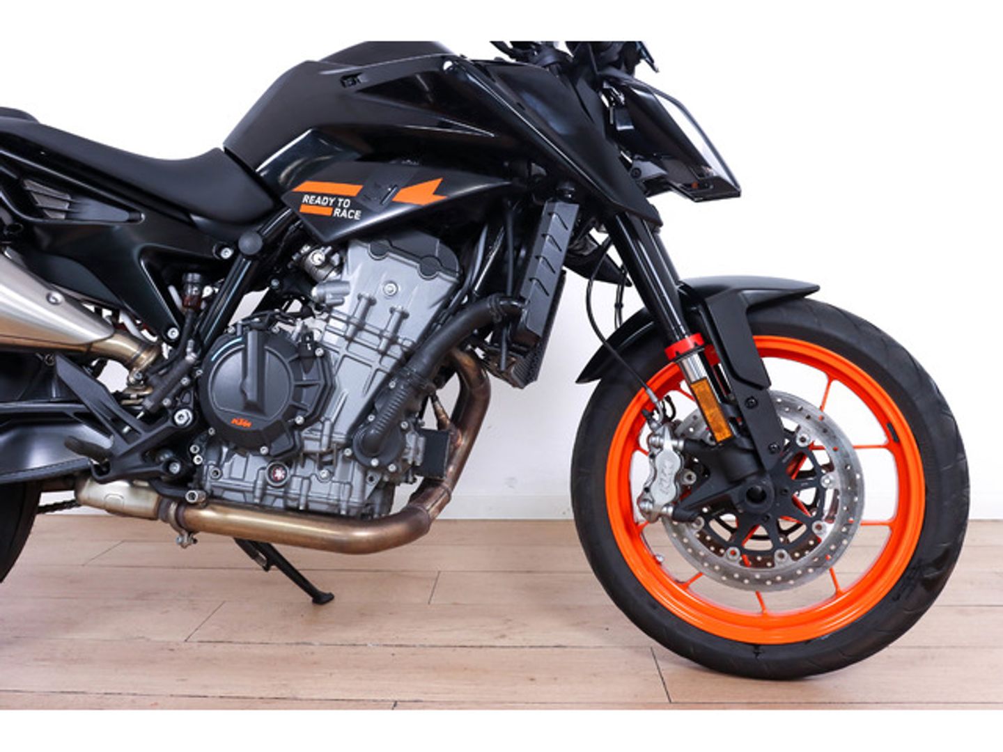 KTM Duke GP 890