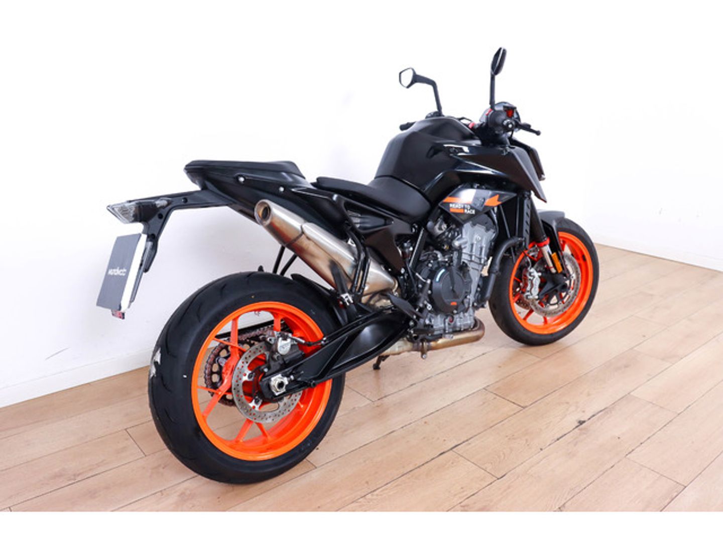 KTM Duke GP 890