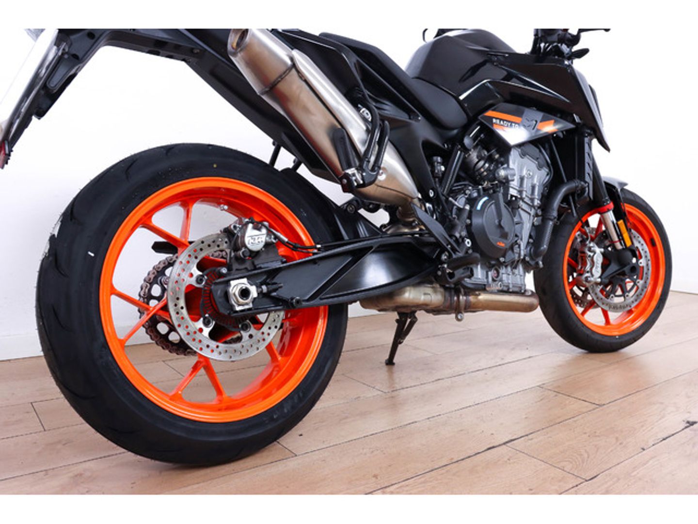 KTM Duke GP 890