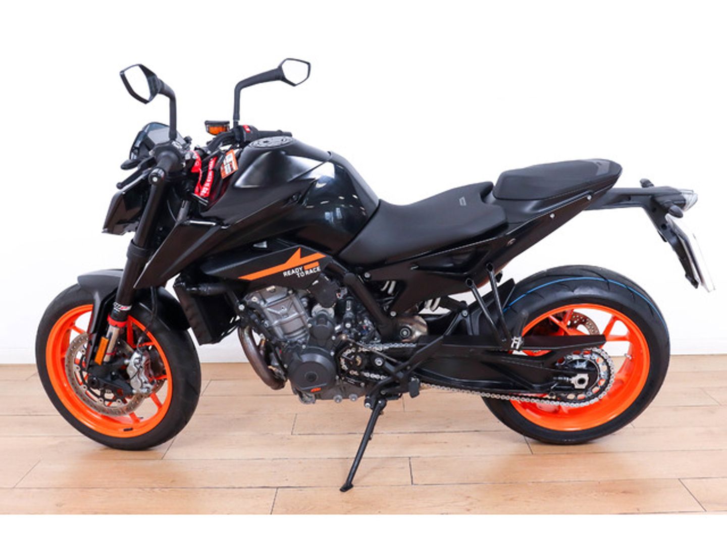 KTM Duke GP 890