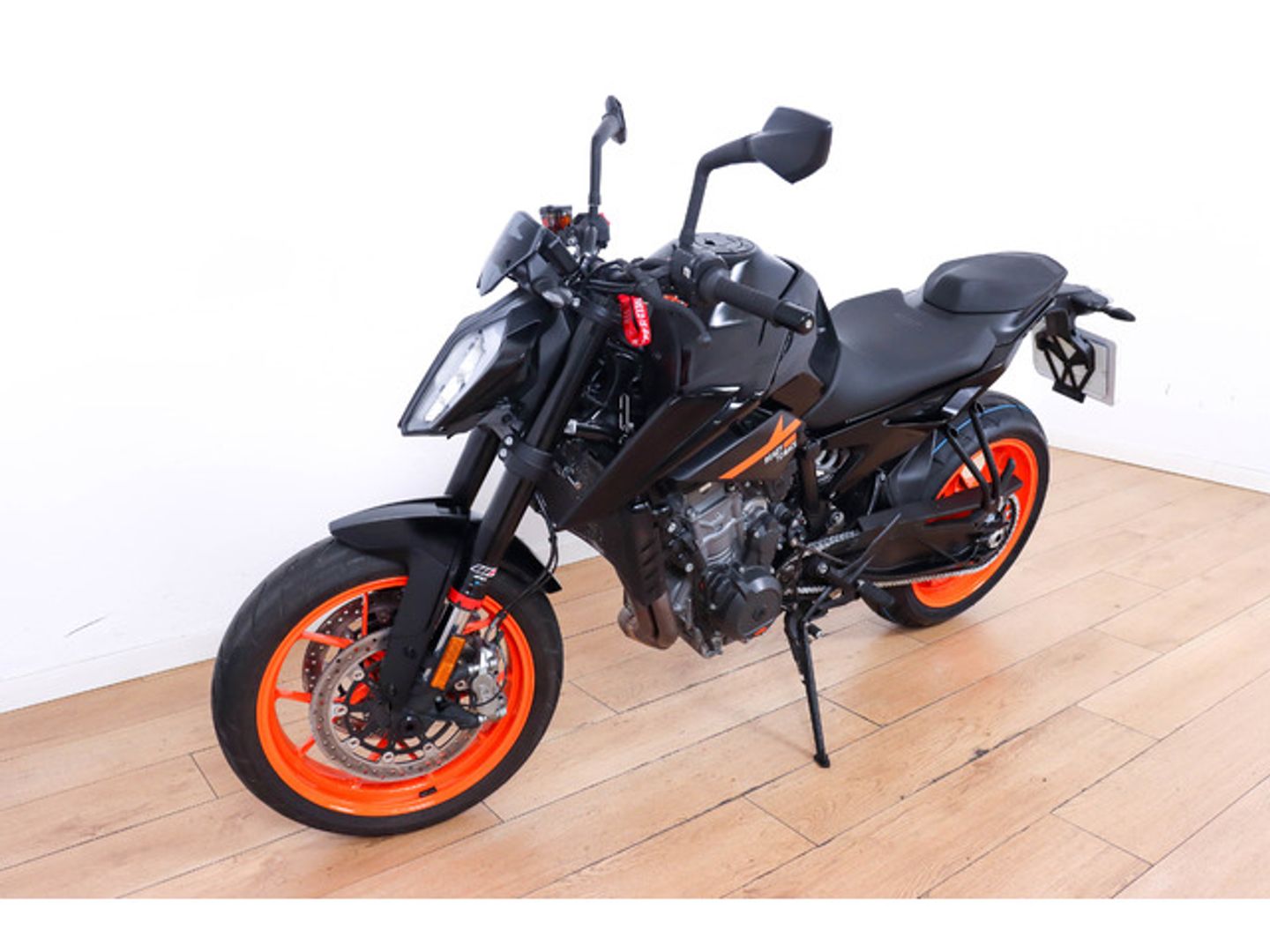 KTM Duke GP 890
