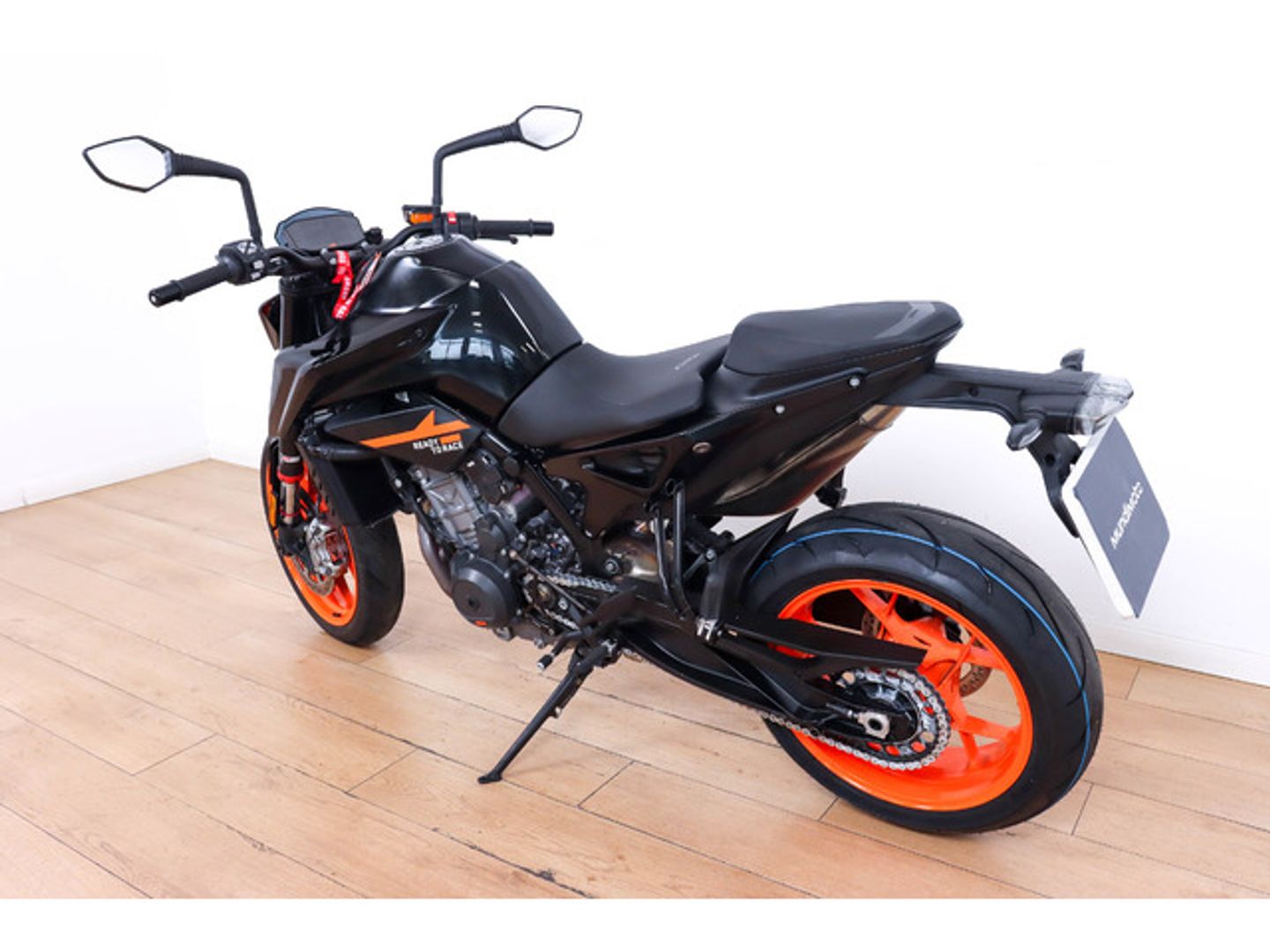 KTM Duke GP 890