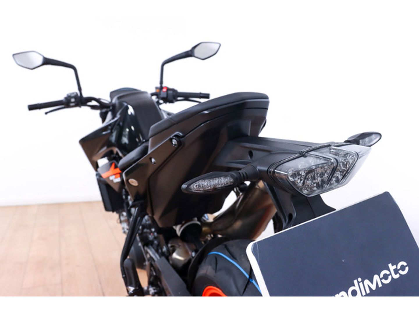 KTM Duke GP 890