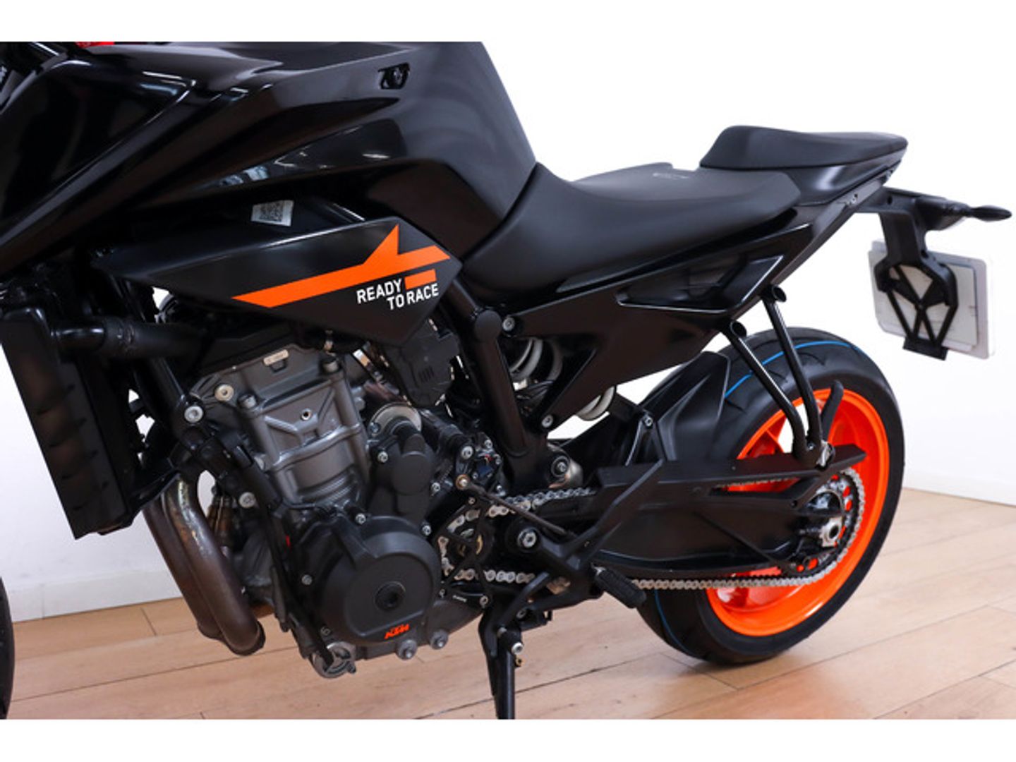 KTM Duke GP 890