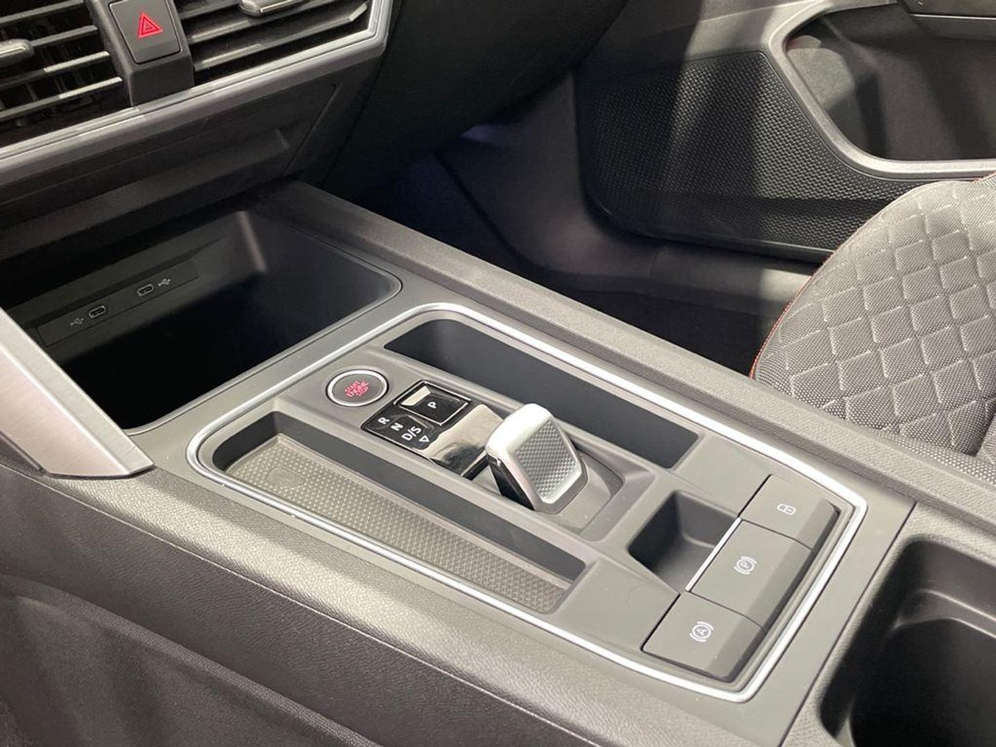 SEAT León 1.5 eTSI S&S FR Go L DSG 110 kW (150 CV)
