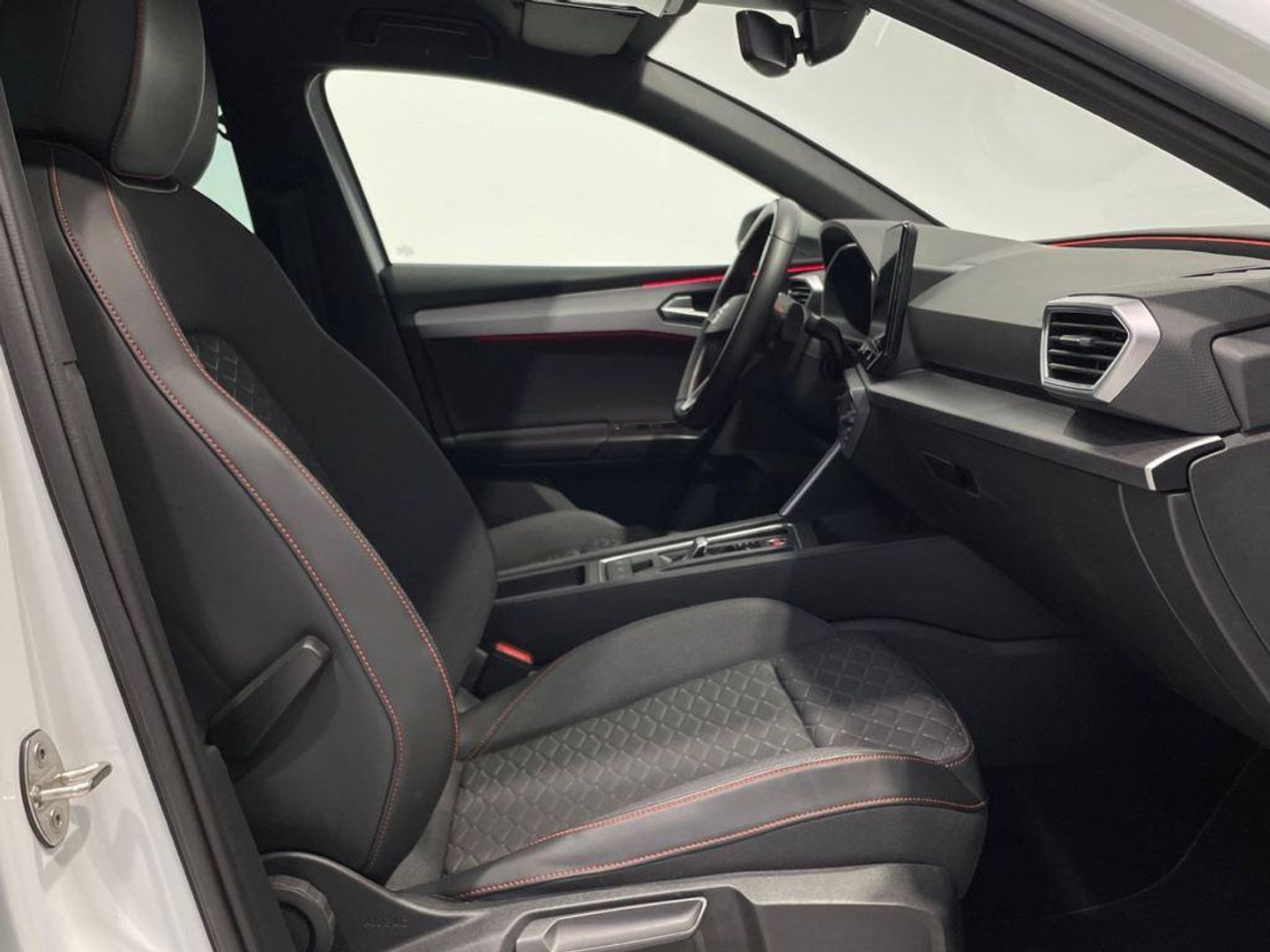 SEAT León 1.5 eTSI S&S FR Go L DSG 110 kW (150 CV)