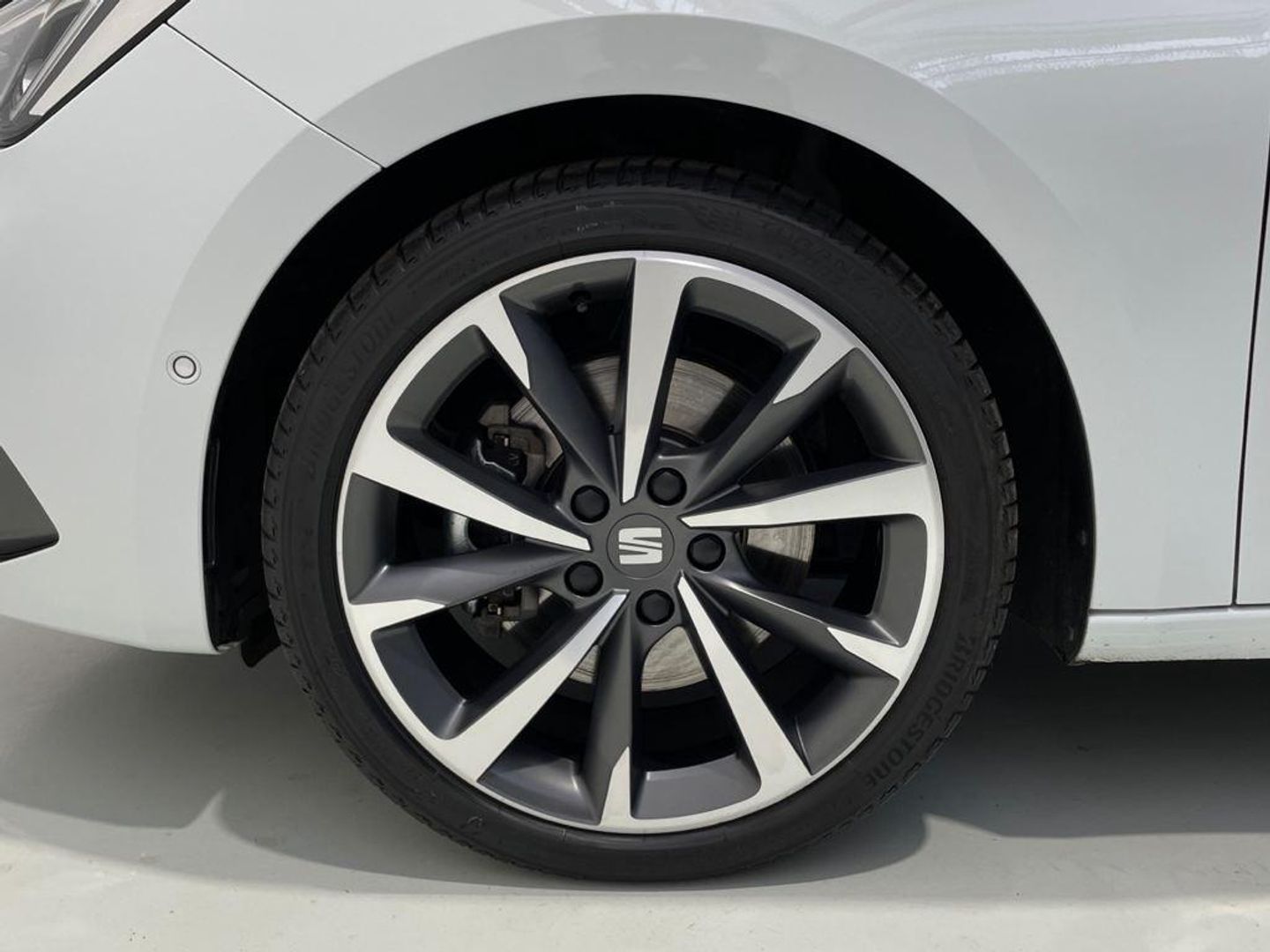 SEAT León 1.5 eTSI S&S FR Go L DSG 110 kW (150 CV)