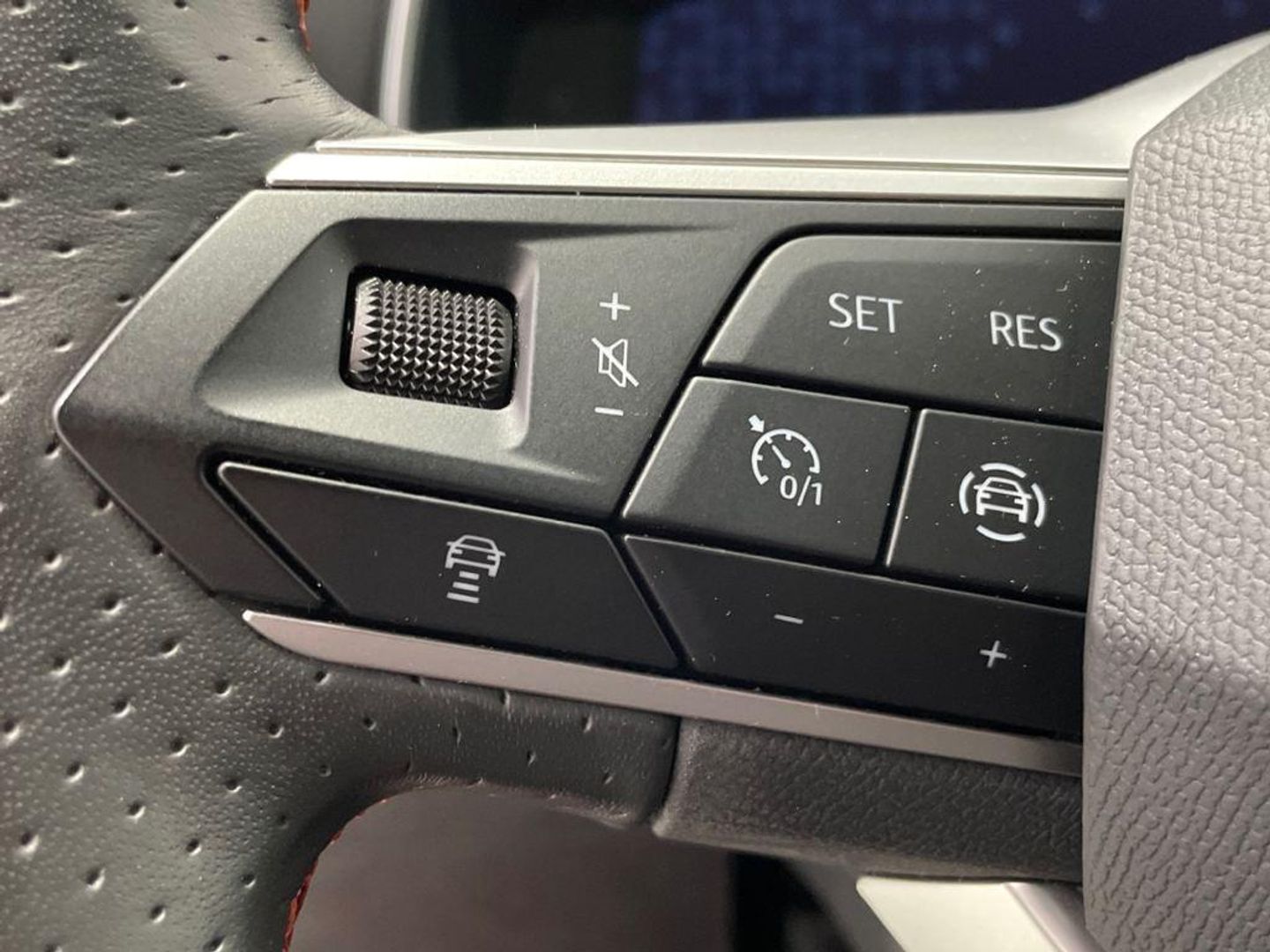 SEAT León 1.5 eTSI S&S FR Go L DSG 110 kW (150 CV)
