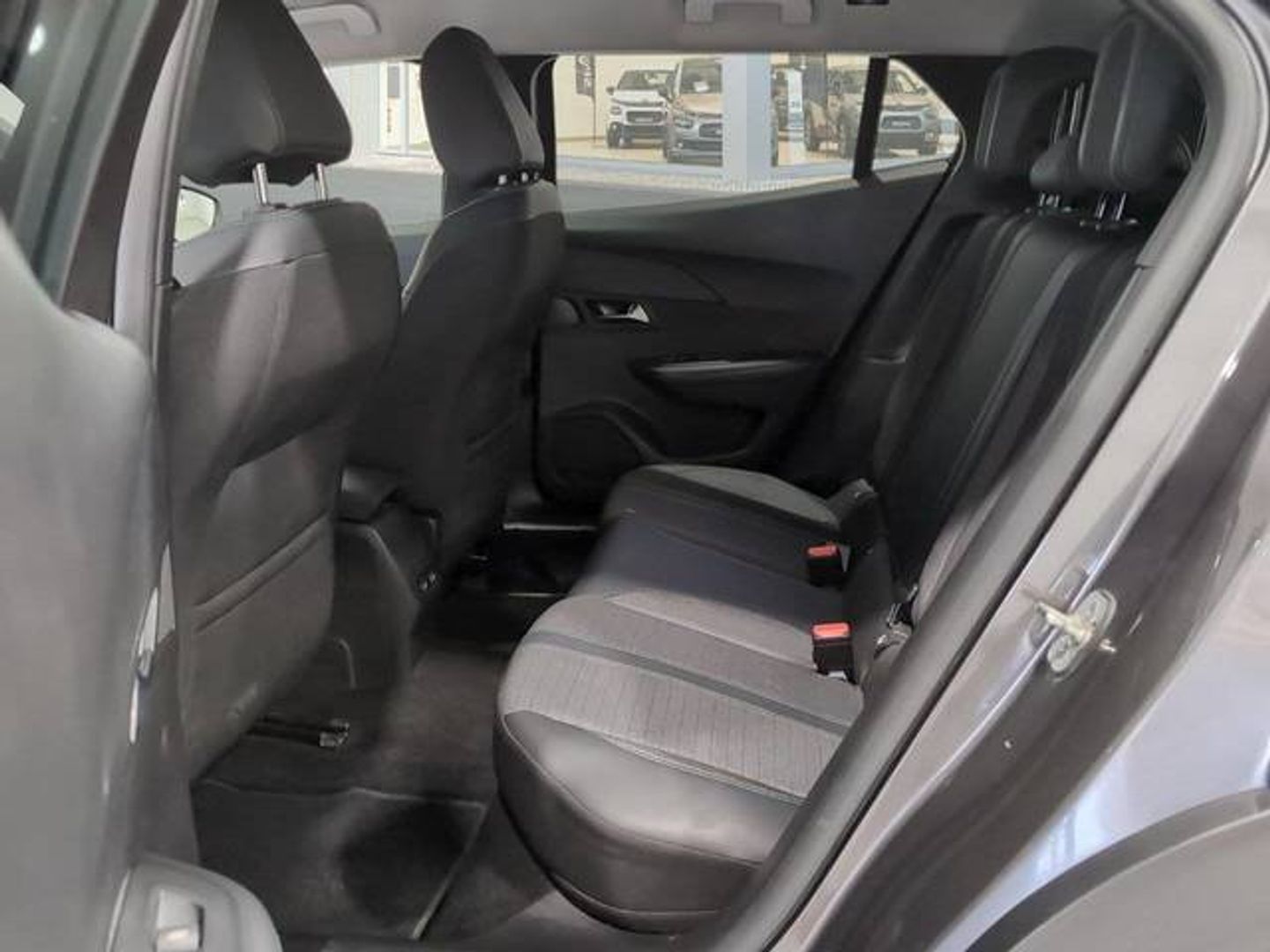 Peugeot 2008 BlueHDi 130 S&S Allure Pack EAT8 96 kW (130 CV)