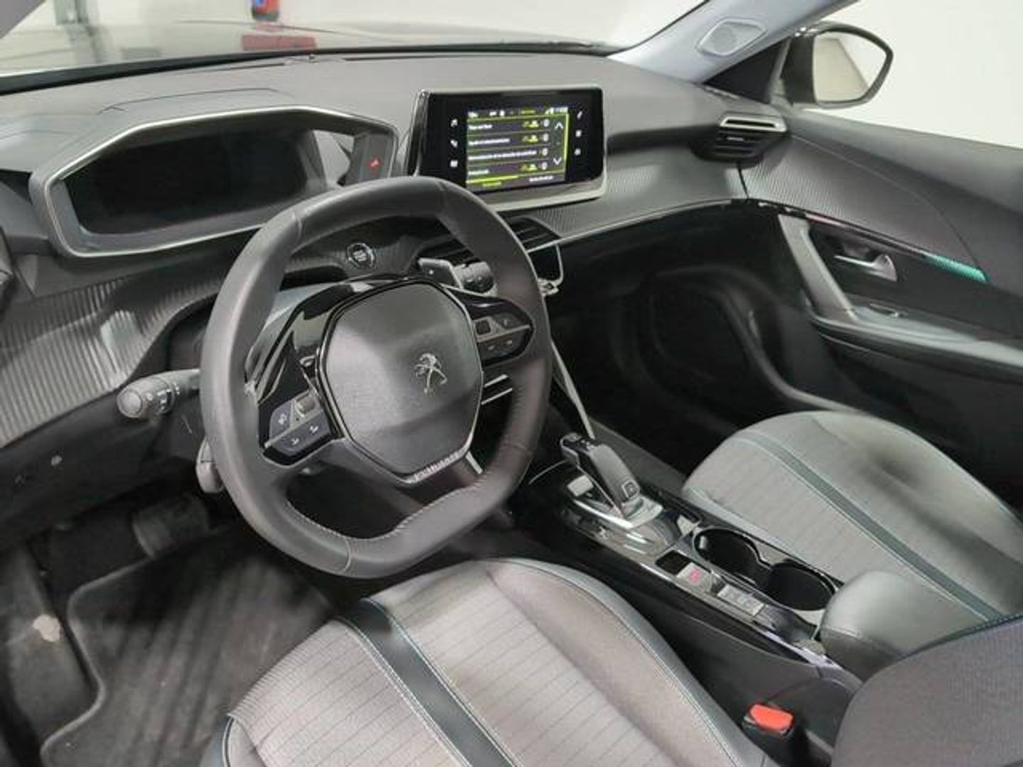 Peugeot 2008 BlueHDi 130 S&S Allure Pack EAT8 96 kW (130 CV)