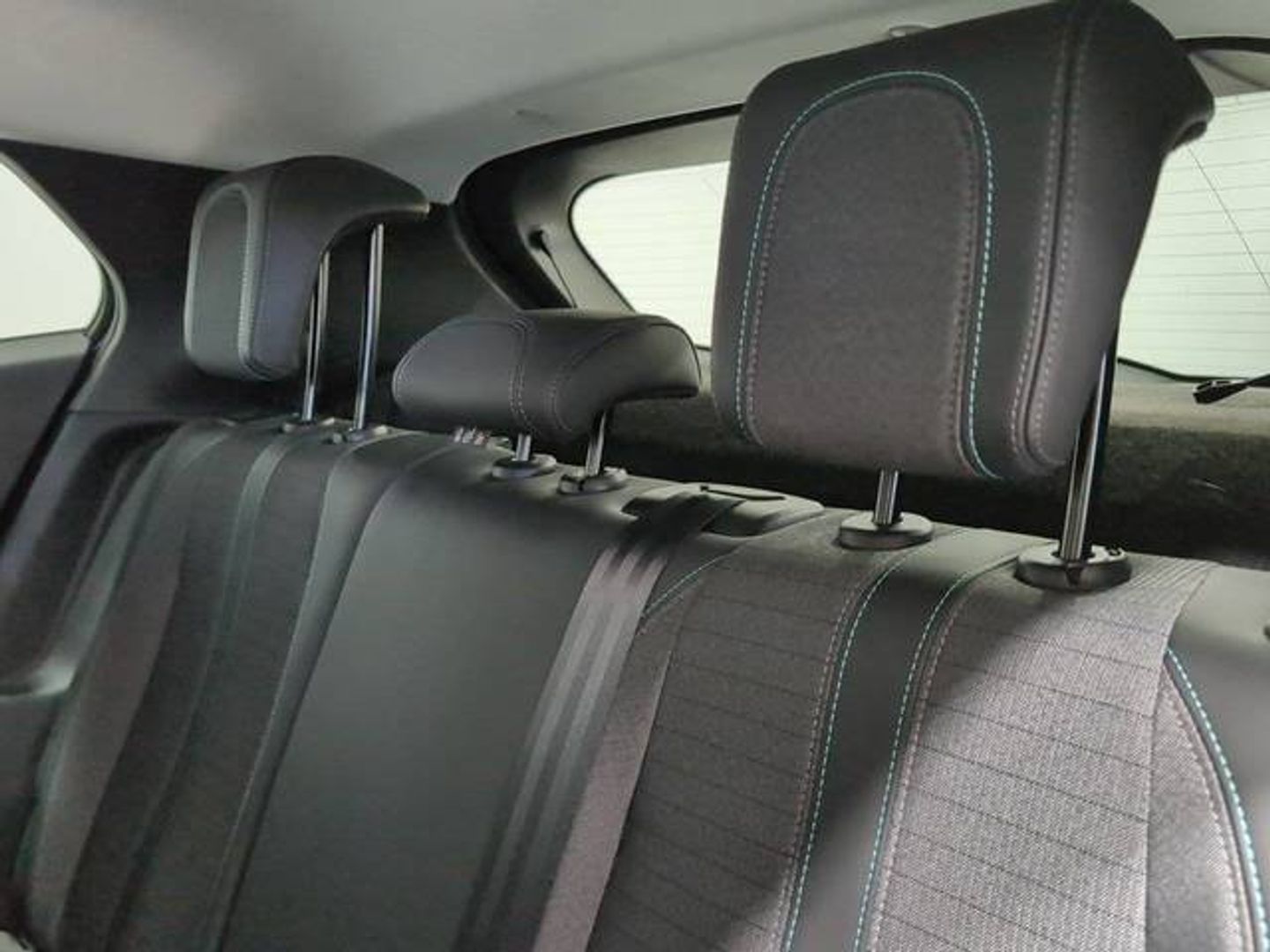 Peugeot 2008 BlueHDi 130 S&S Allure Pack EAT8 96 kW (130 CV)