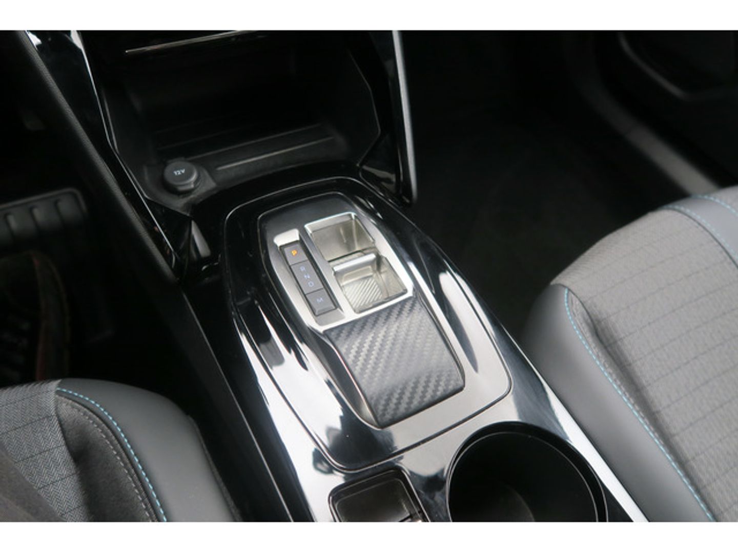 Peugeot 2008 BlueHDi 130 S&S Allure Pack EAT8 96 kW (130 CV)