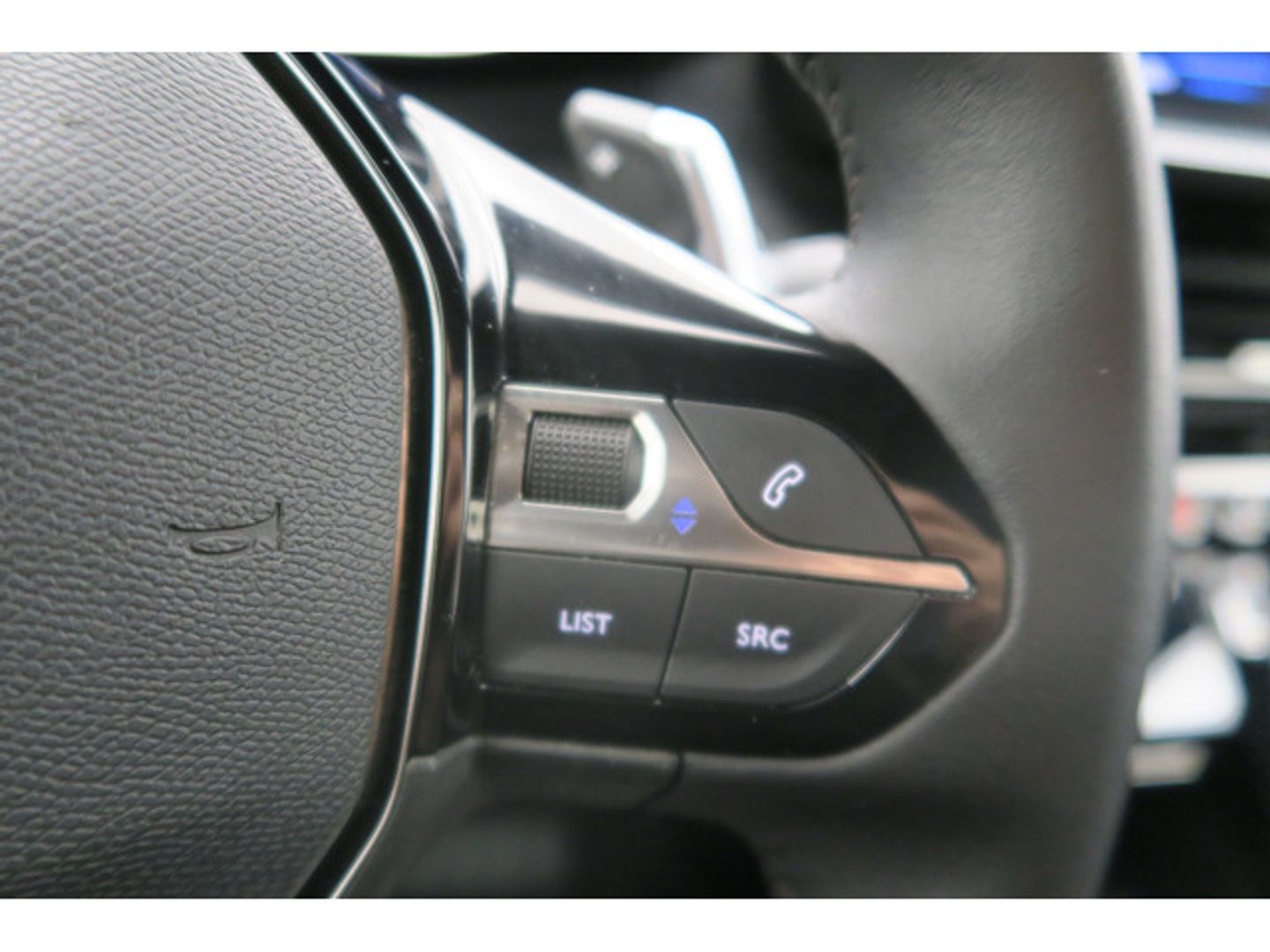 Peugeot 2008 BlueHDi 130 S&S Allure Pack EAT8 96 kW (130 CV)