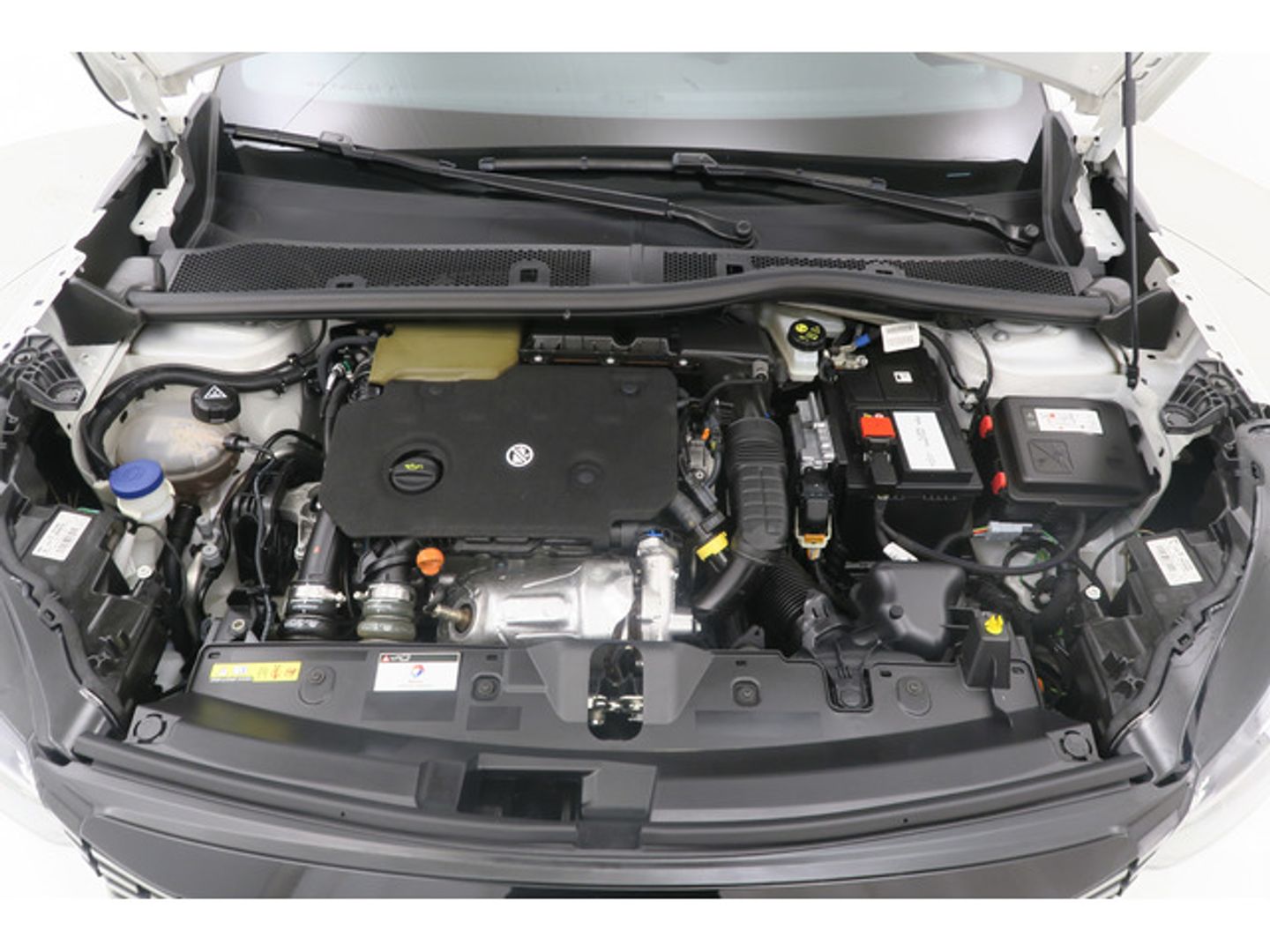 Peugeot 2008 BlueHDi 130 S&S Allure Pack EAT8 96 kW (130 CV)