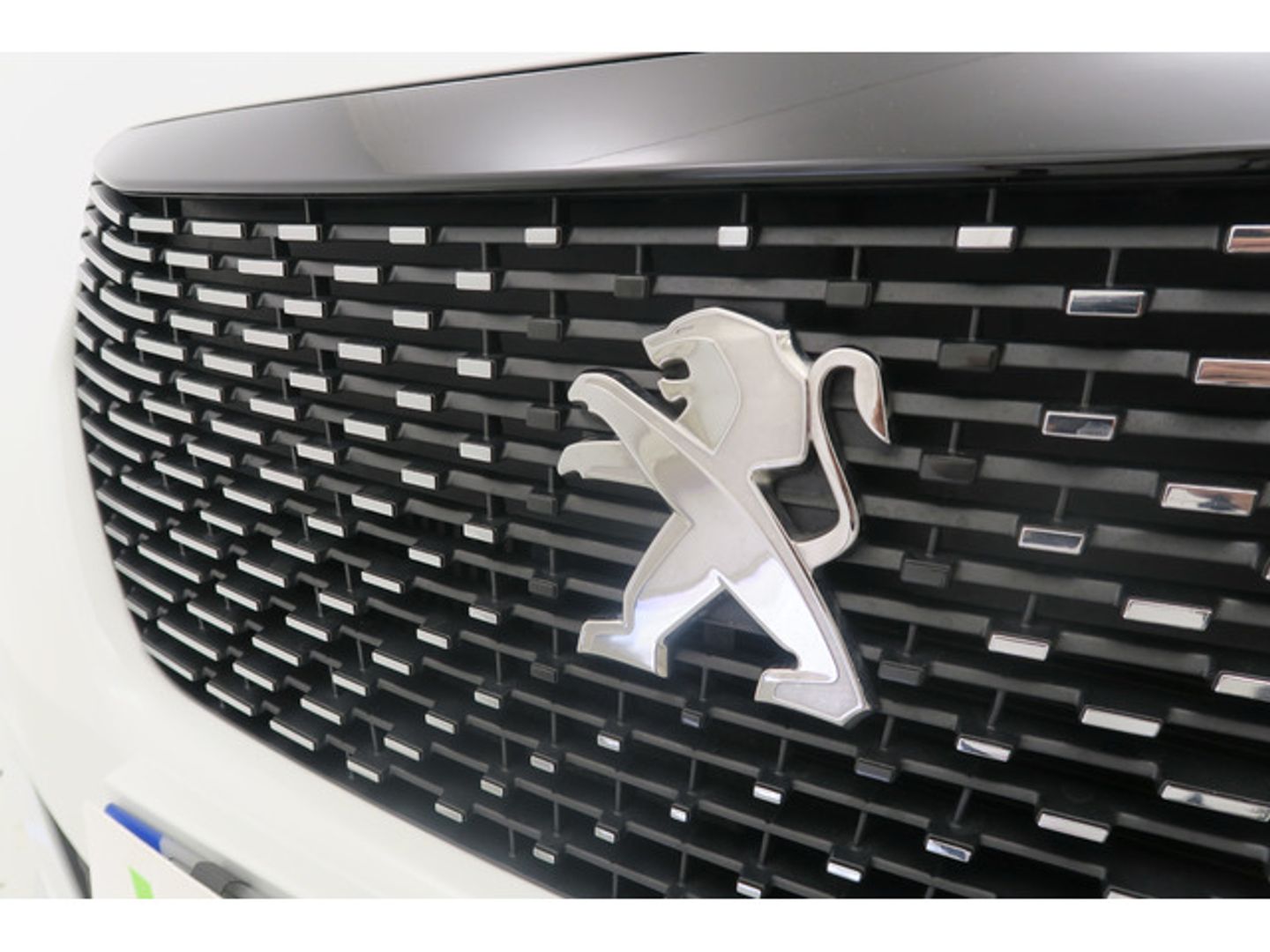 Peugeot 2008 BlueHDi 130 S&S Allure Pack EAT8 96 kW (130 CV)