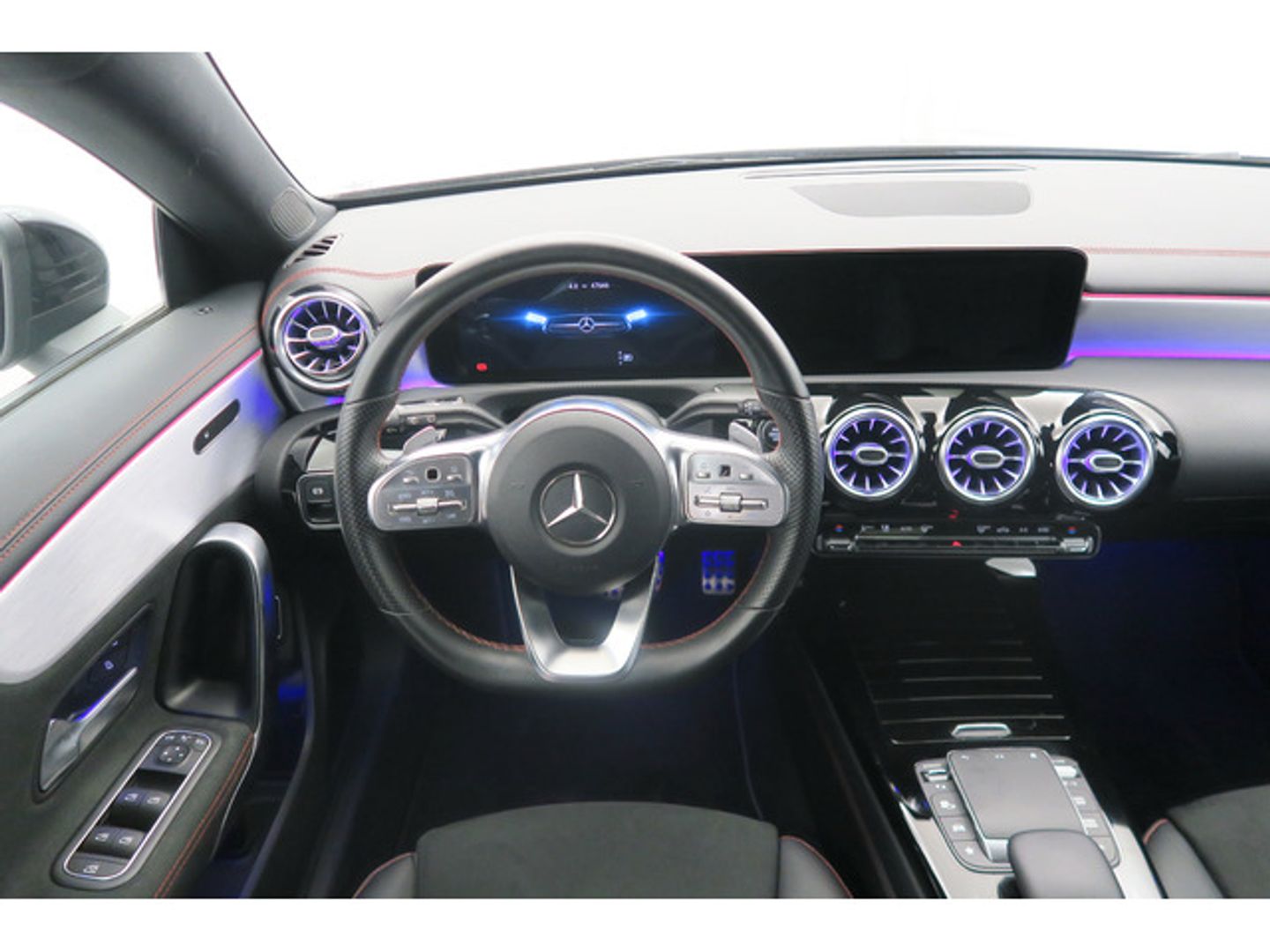 Mercedes-Benz CLA Shooting Brake 180 100 kW (136 CV)