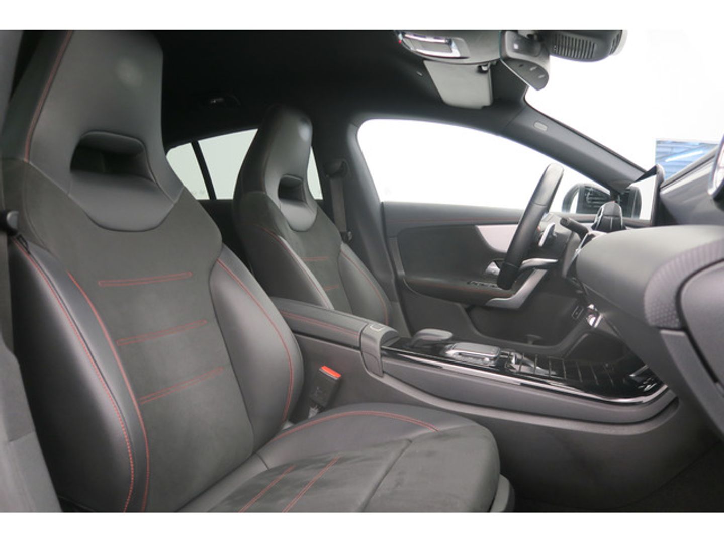 Mercedes-Benz CLA Shooting Brake 180 100 kW (136 CV)