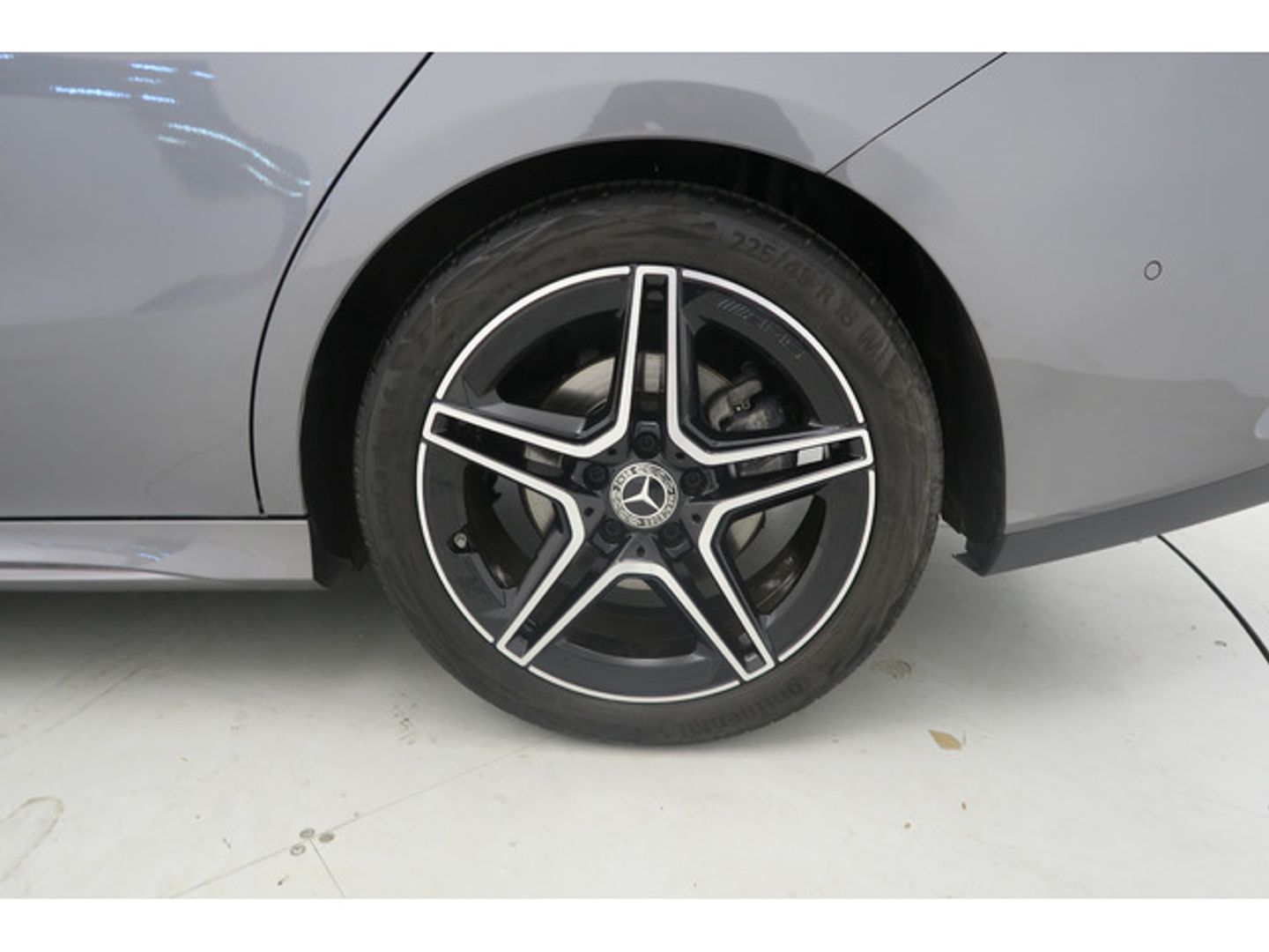 Mercedes-Benz CLA Shooting Brake 180 100 kW (136 CV)