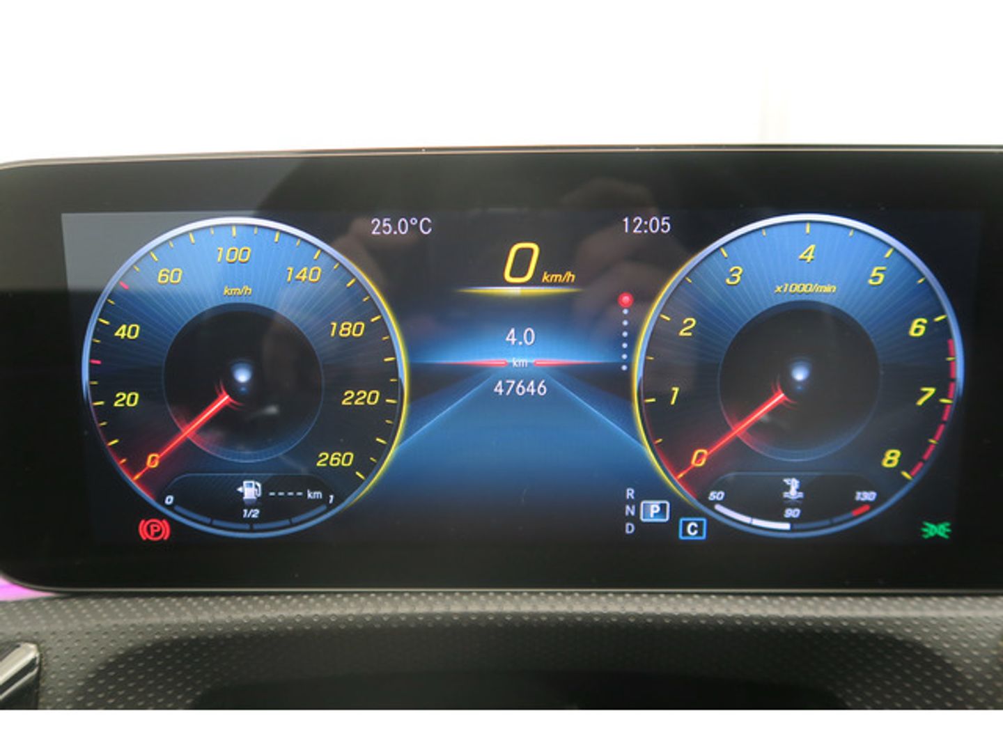 Mercedes-Benz CLA Shooting Brake 180 100 kW (136 CV)
