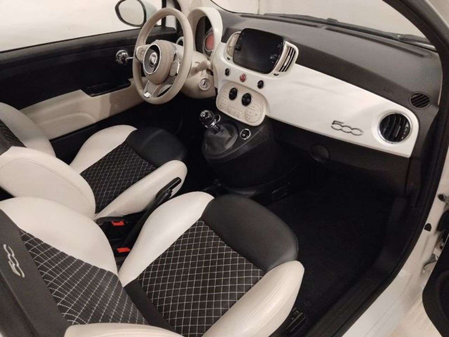 Fiat 500 1.0 Hybrid Dolcevita 51 kW (70 CV)