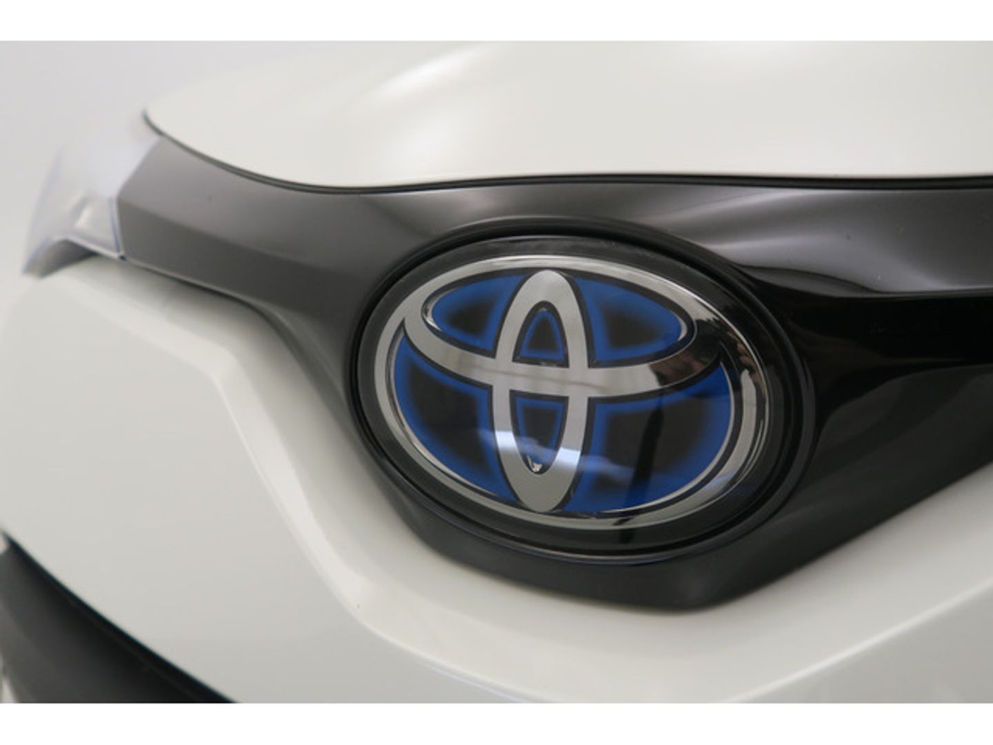 Toyota C-HR 1.8 125H Advance 90 kW (122 CV)