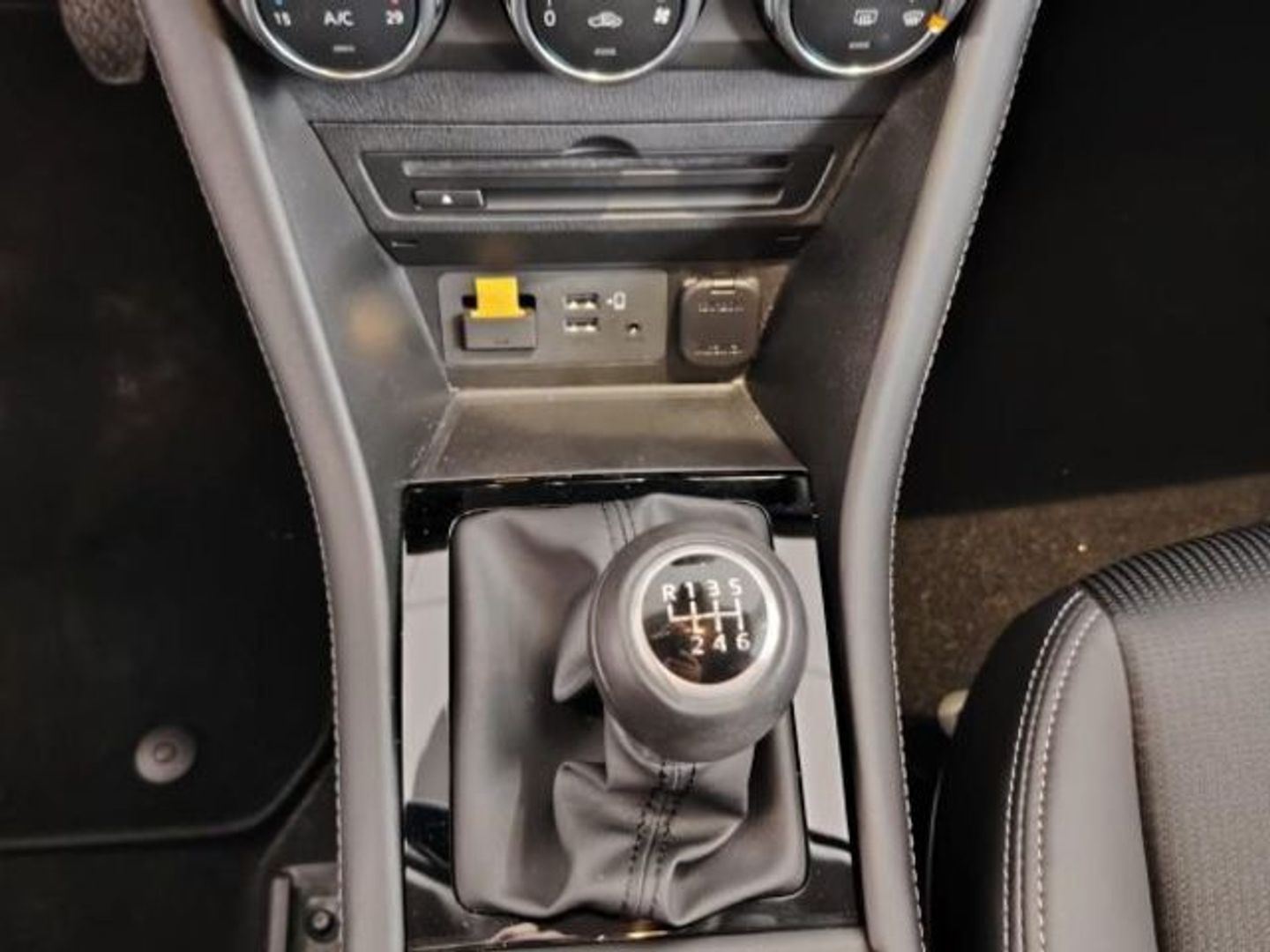 Mazda CX-3 2.0 G Zenith 2WD 89 kW (121 CV)
