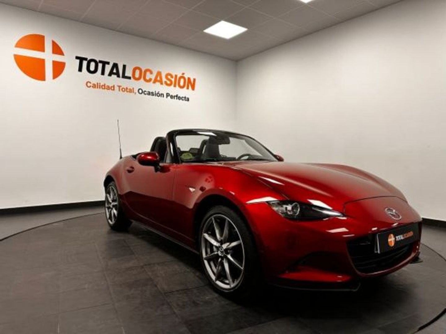 Mazda MX-5 2.0 SKY-G Exclusive-Line 135 kW (184 CV) Rojo Cabrio / Roadster