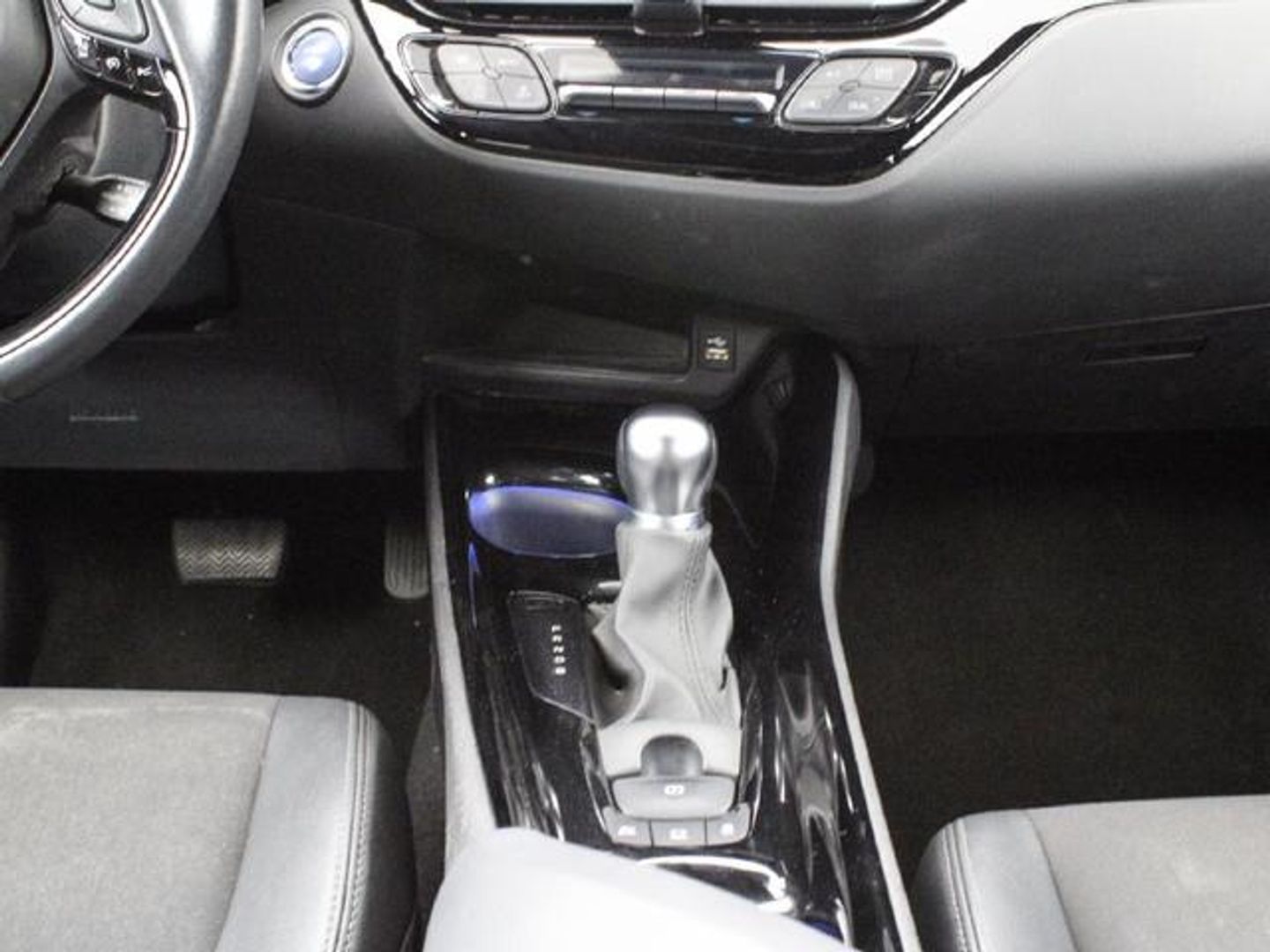 Toyota C-HR 1.8 125H Advance 90 kW (122 CV)