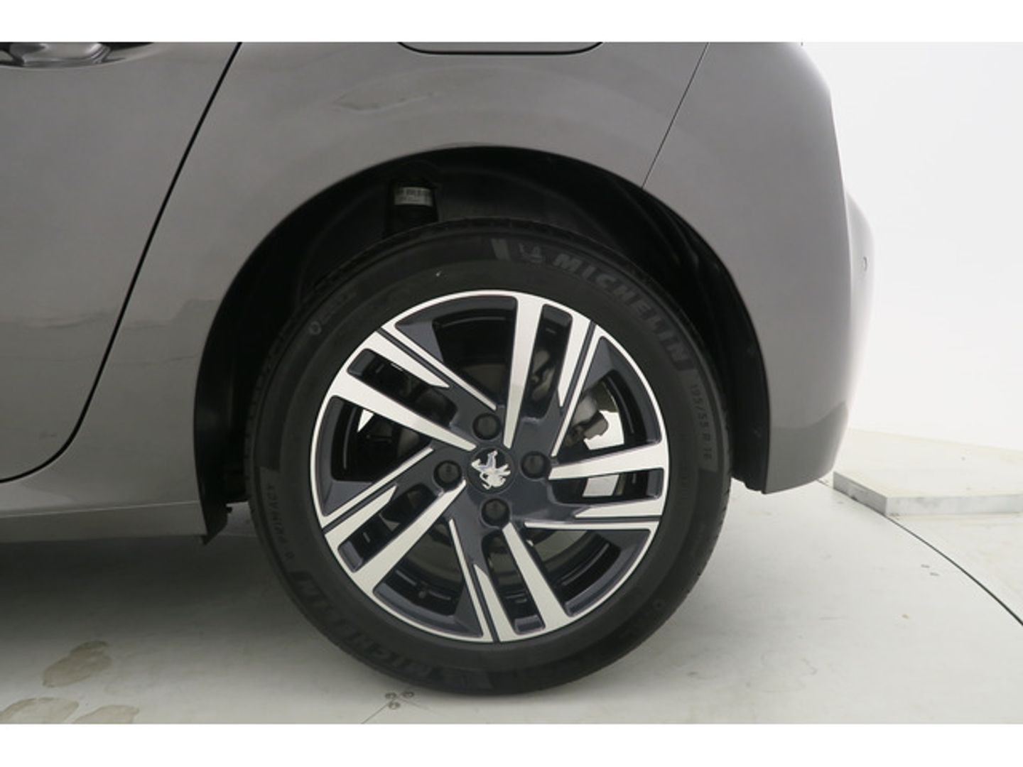 Peugeot 208 PureTech 100 Allure 75 kW (100 CV)