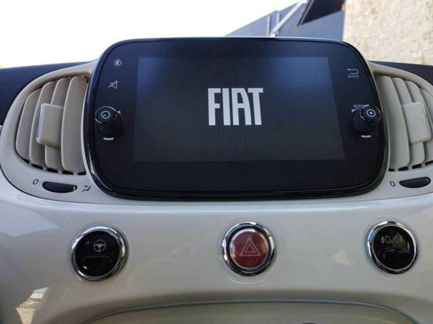 Fiat 500 1.0 Hybrid Dolcevita 51 kW (70 CV)