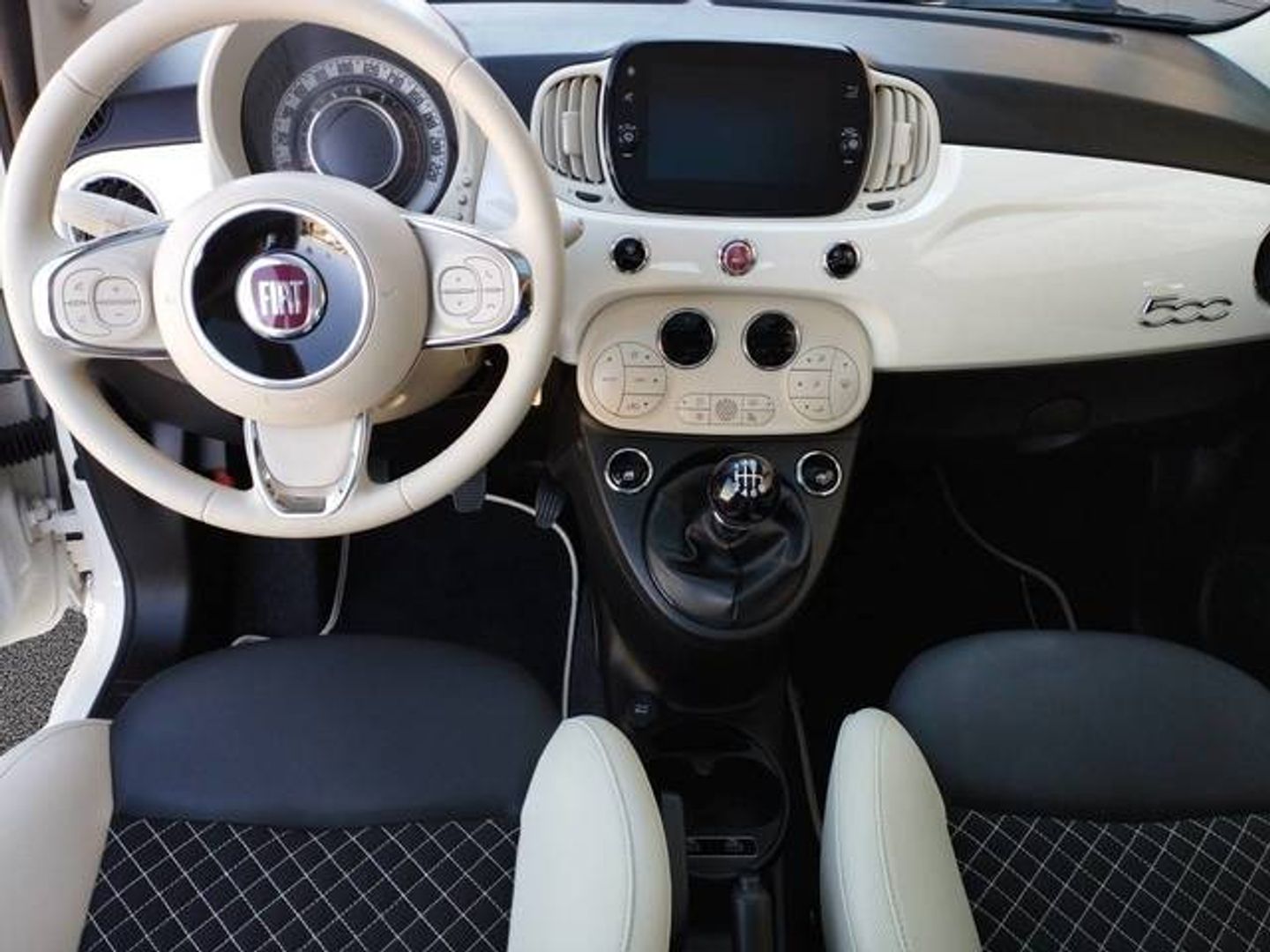 Fiat 500 1.0 Hybrid Dolcevita 51 kW (70 CV)