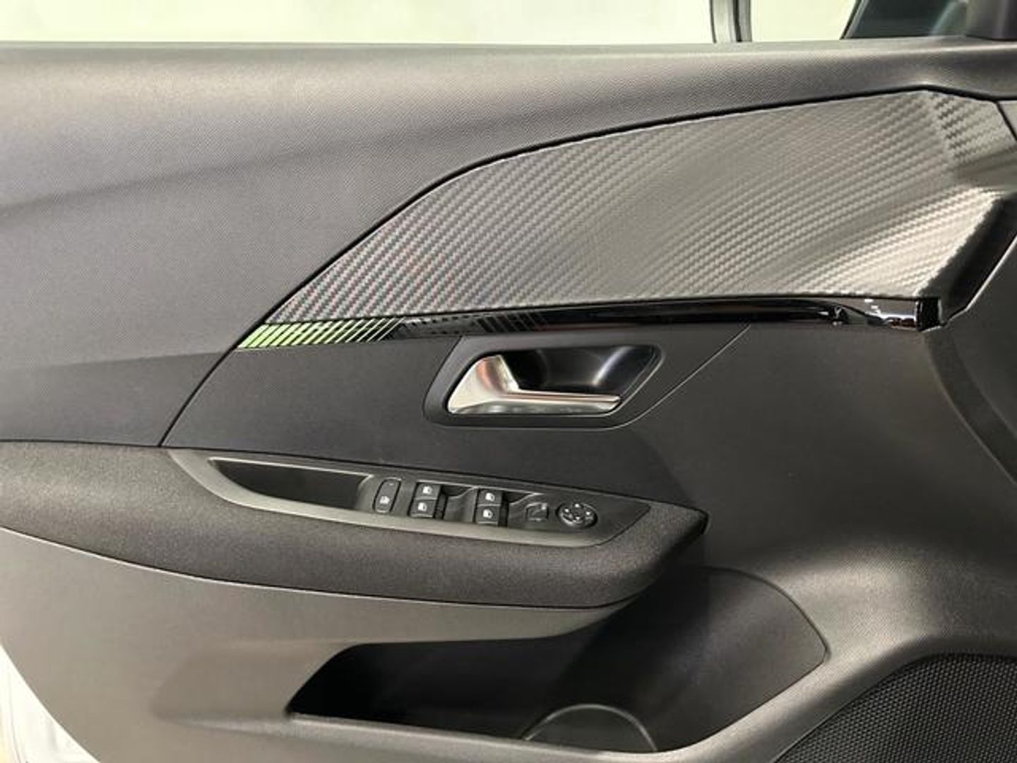 Peugeot 208 PureTech 100 Active 75 kW (100 CV)