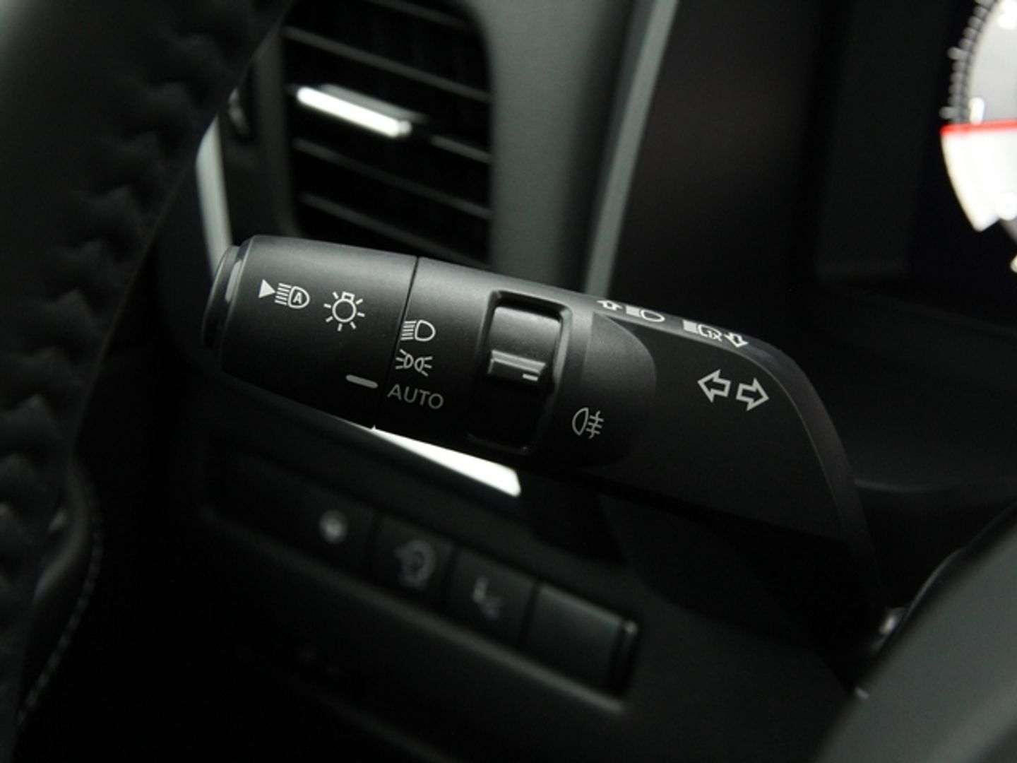 Nissan Qashqai DIG-T 140 N-Connecta 4x2 103 kW (140 CV)